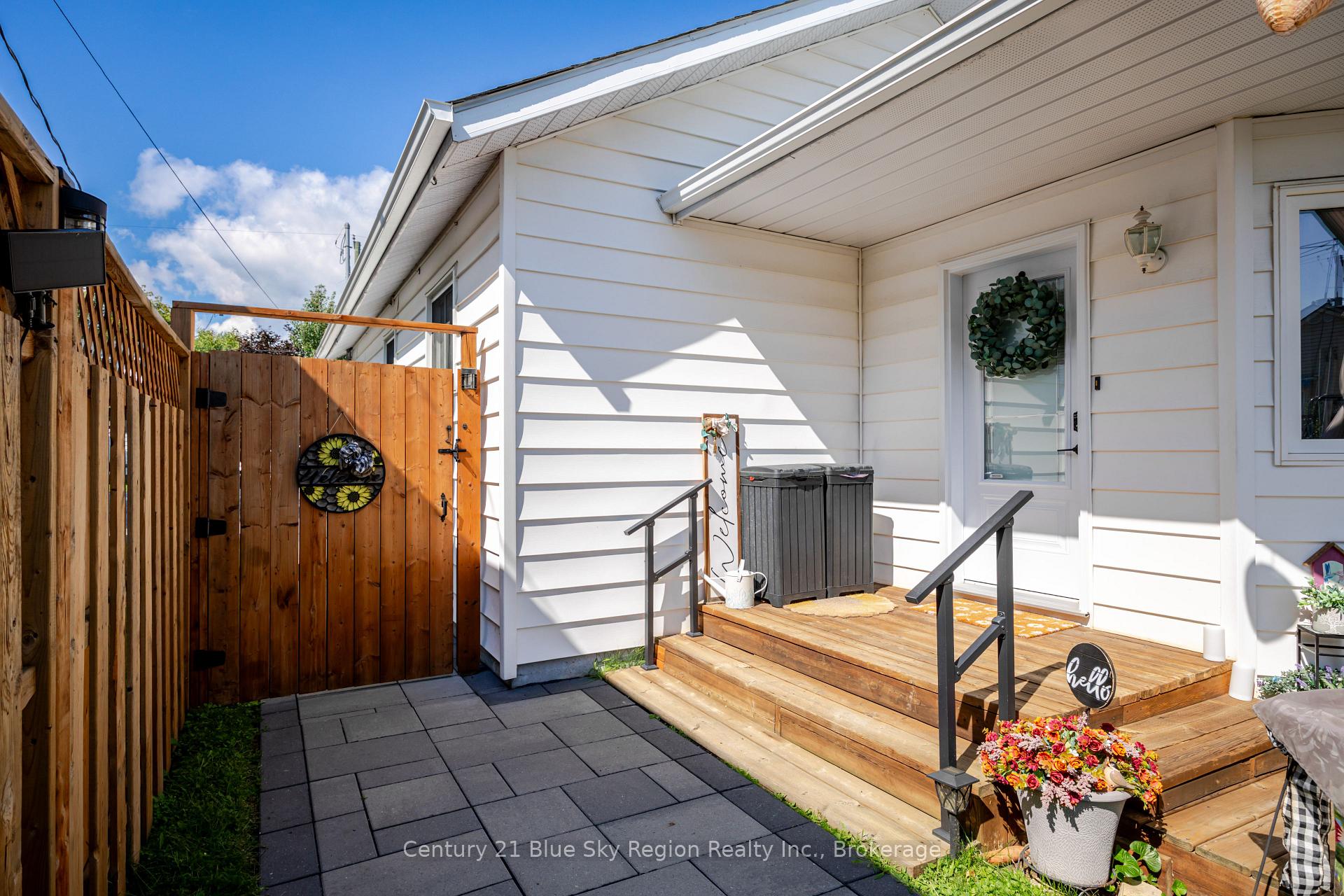 Photo 22 of 14 MacDonald Avenue W, North Bay, Ferris — HOMEH