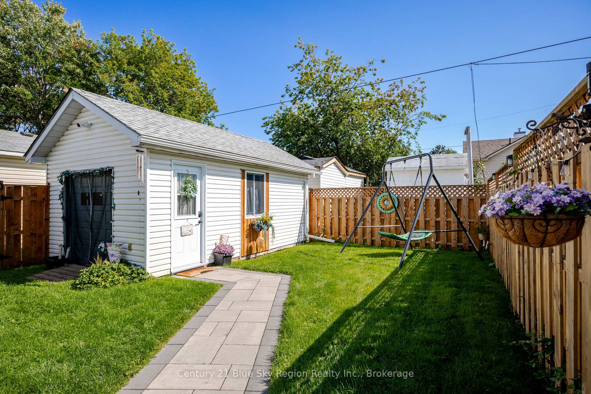 Photo 26 of 14 MacDonald Avenue W, North Bay, Ferris — HOMEH