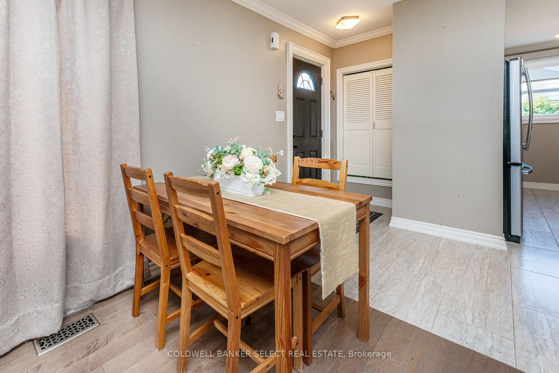 Photo 7 of 71 Martha Street, Caledon, Bolton West — HOMEH