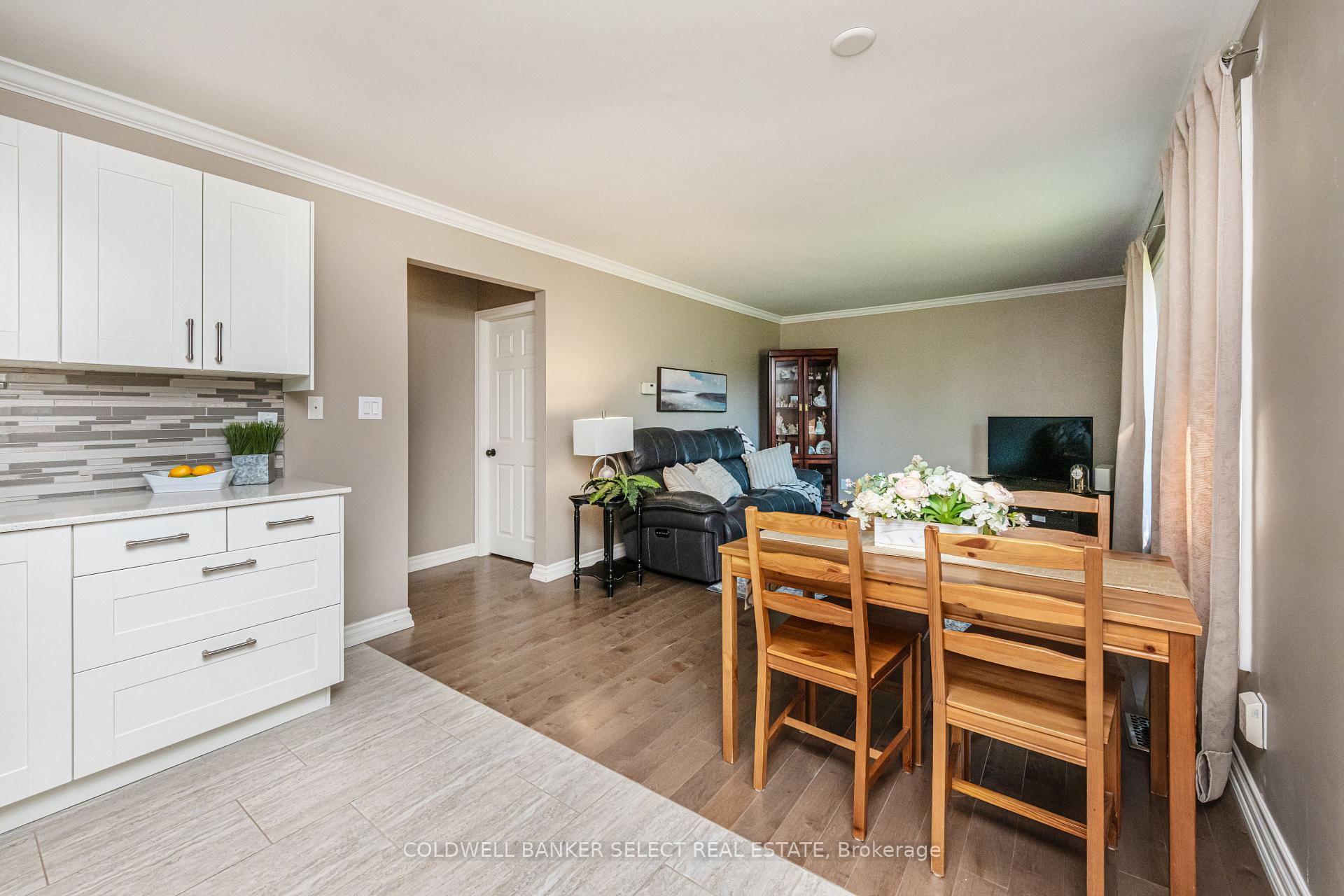 Photo 8 of 71 Martha Street, Caledon, Bolton West — HOMEH