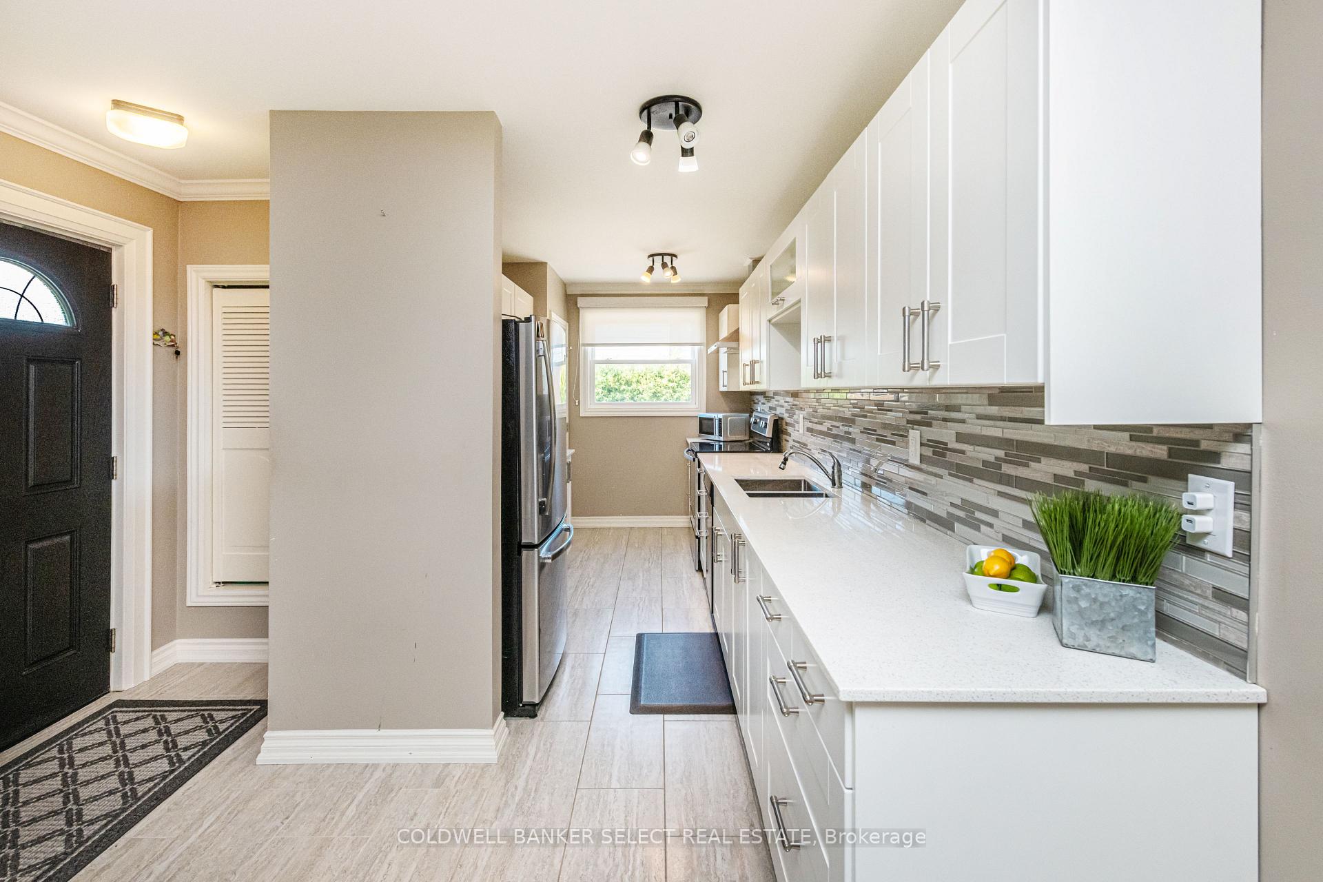 Photo 9 of 71 Martha Street, Caledon, Bolton West — HOMEH