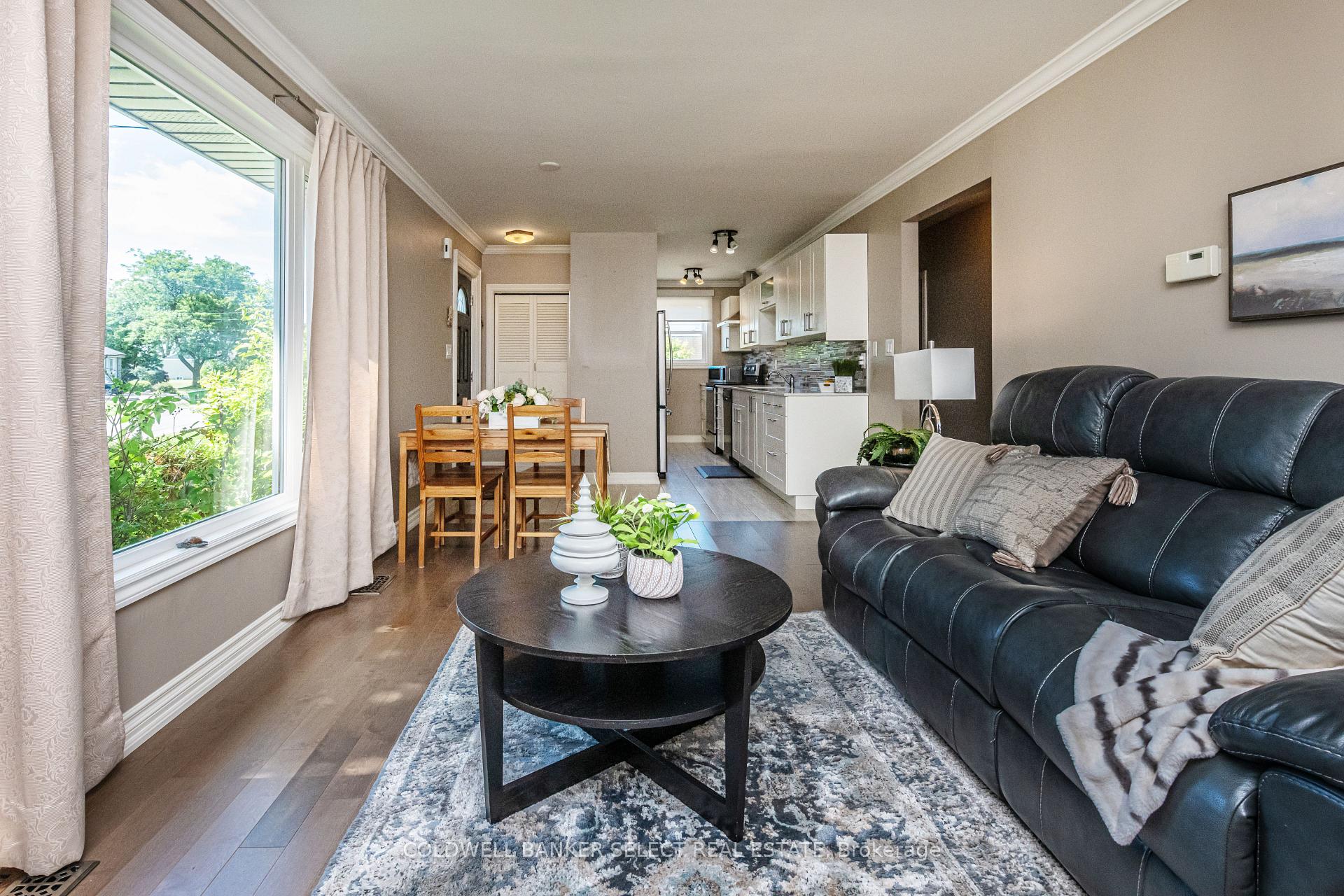 Photo 12 of 71 Martha Street, Caledon, Bolton West — HOMEH