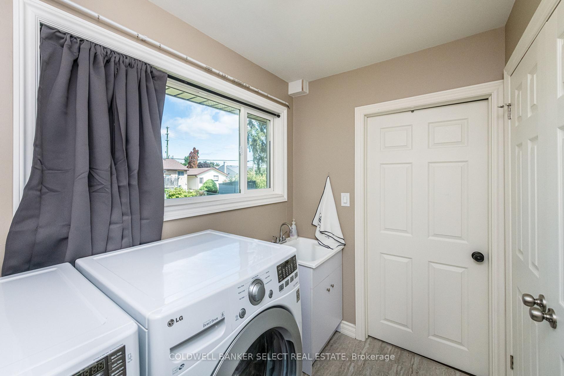 Photo 20 of 71 Martha Street, Caledon, Bolton West — HOMEH