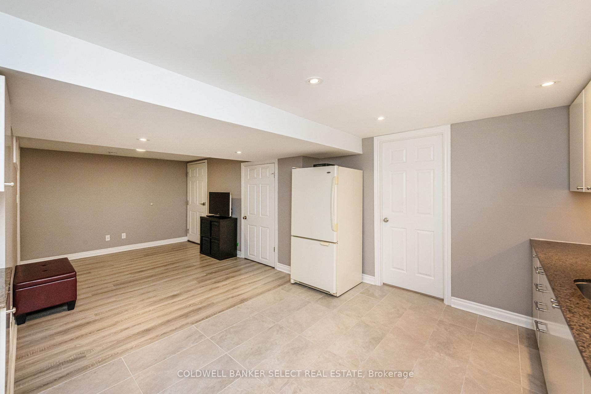 Photo 25 of 71 Martha Street, Caledon, Bolton West — HOMEH