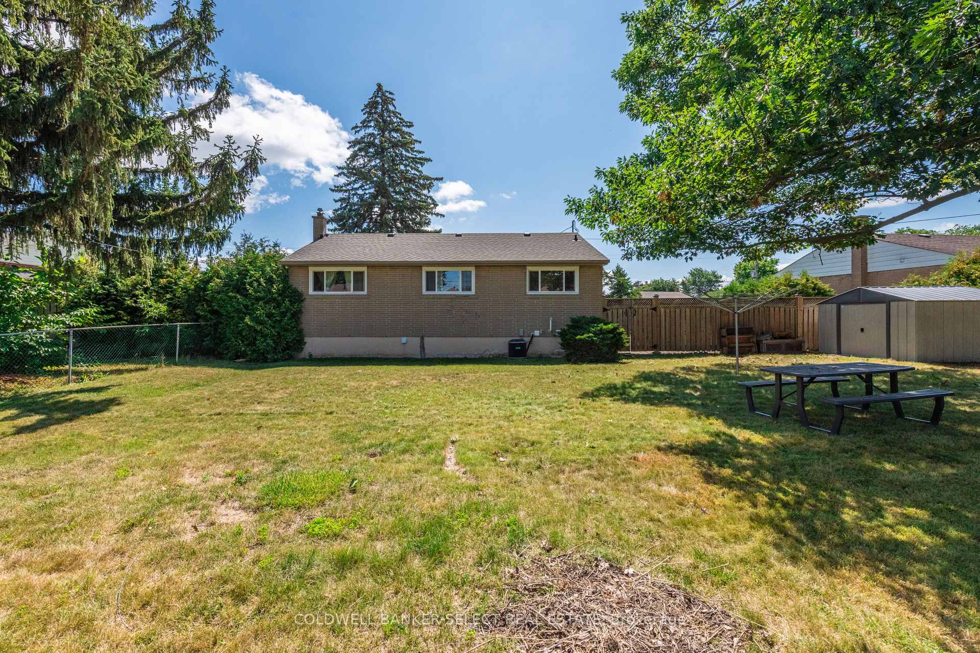 Photo 31 of 71 Martha Street, Caledon, Bolton West — HOMEH