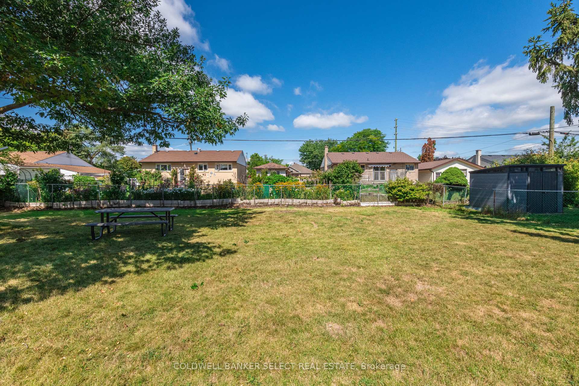 Photo 32 of 71 Martha Street, Caledon, Bolton West — HOMEH