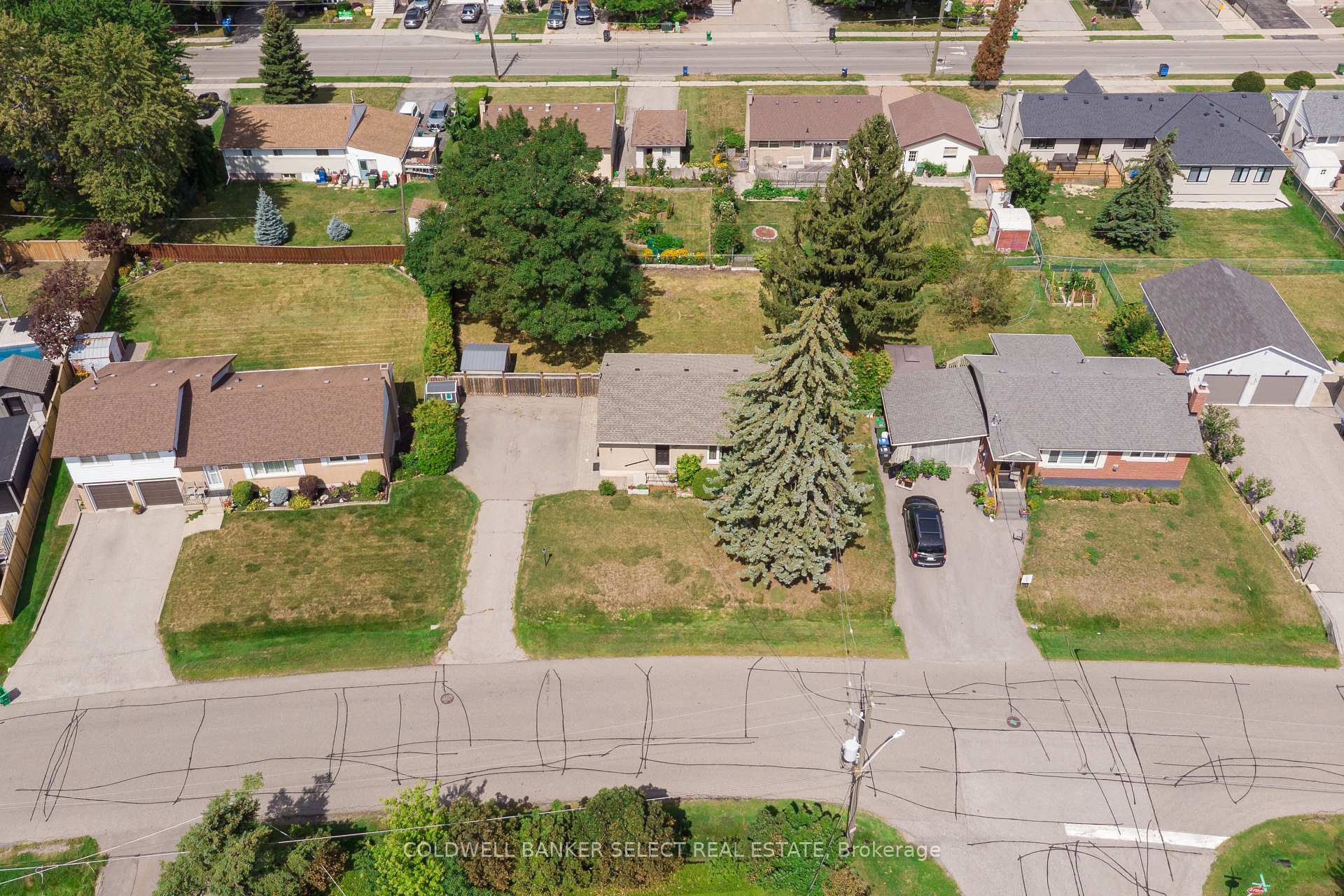 Photo 33 of 71 Martha Street, Caledon, Bolton West — HOMEH