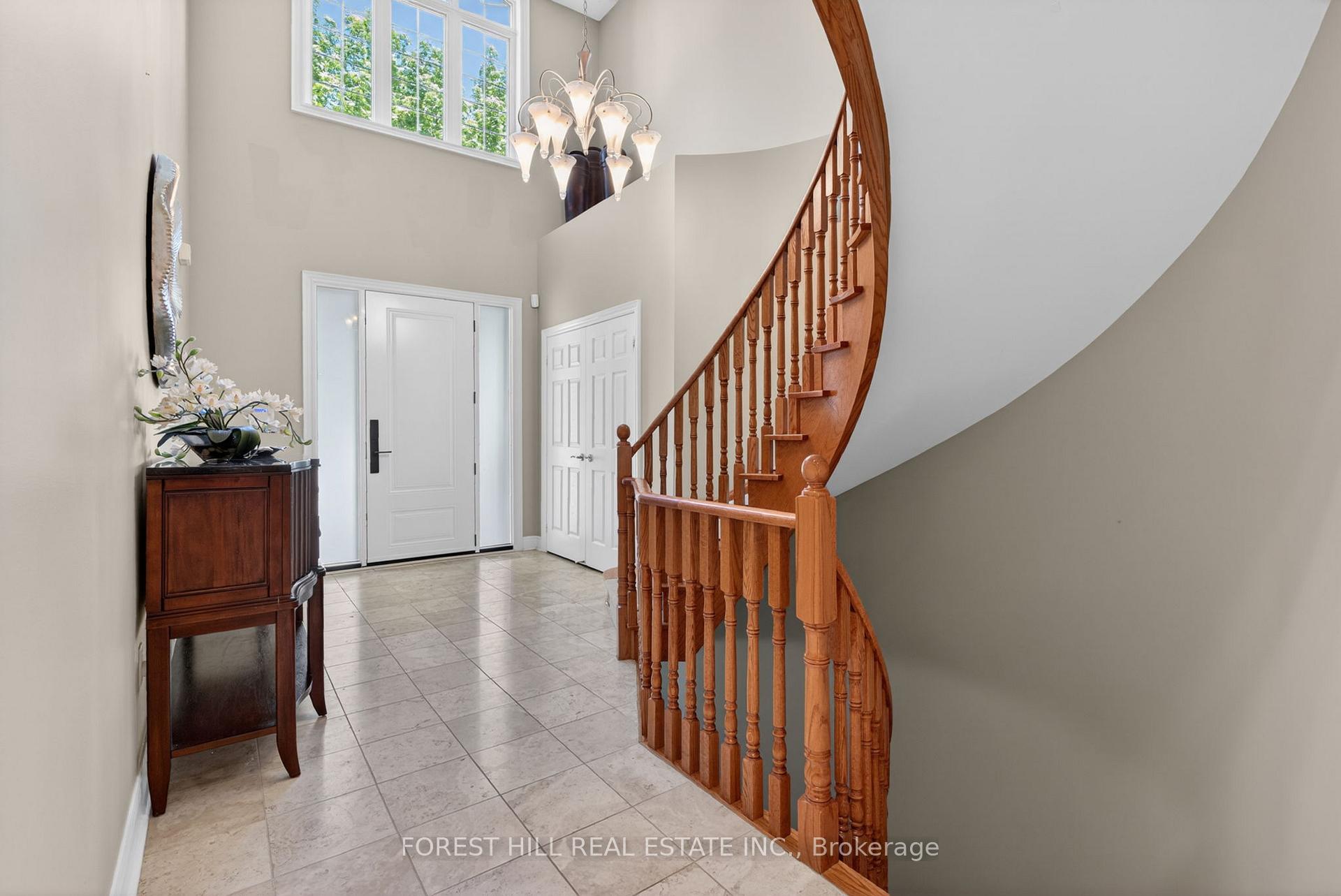 Photo 4 of 33 Chopin Boulevard, Vaughan, Patterson — HOMEH