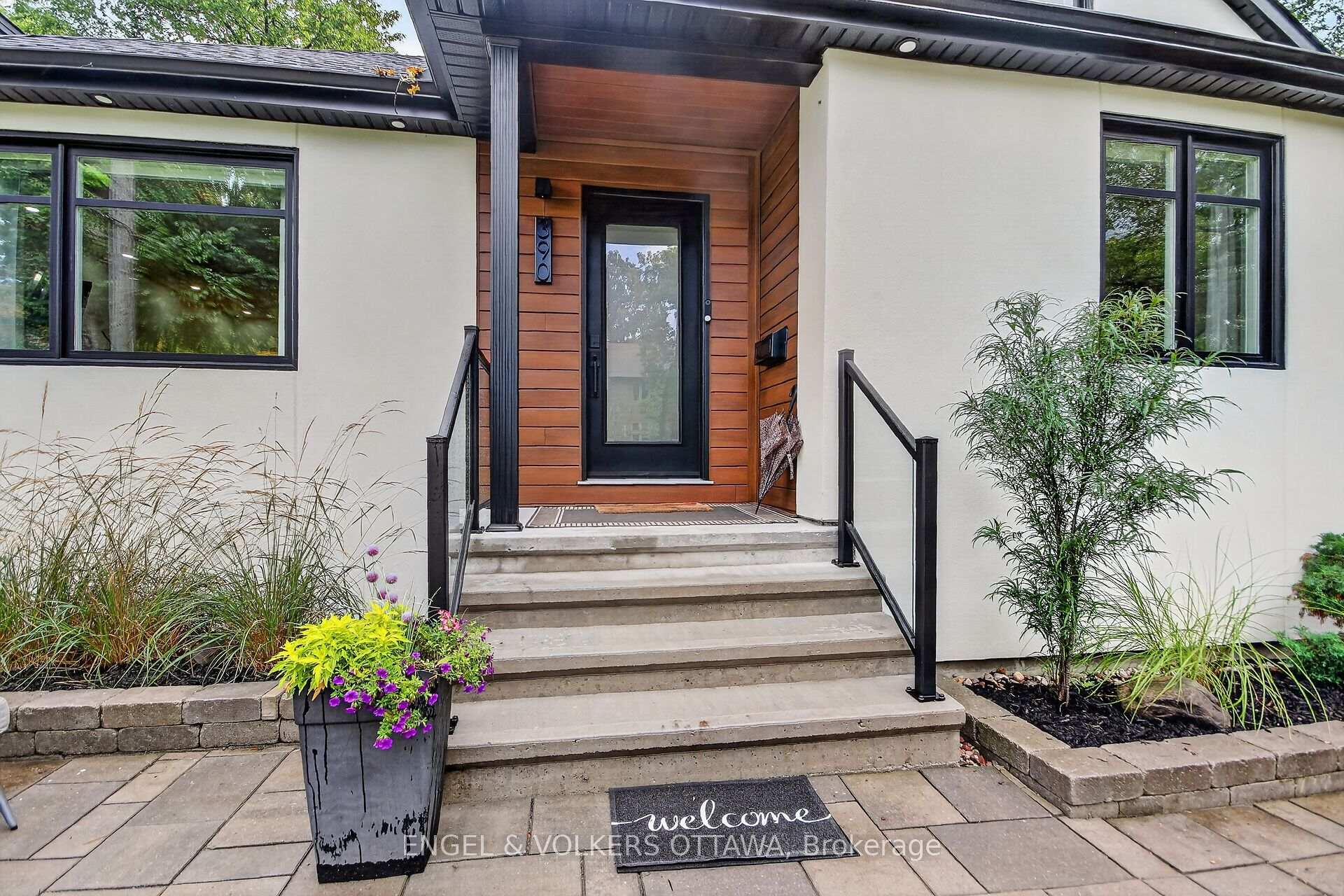 Photo 1 of 390 Princeton Avenue, Ottawa, McKellar/Highland — HOMEH