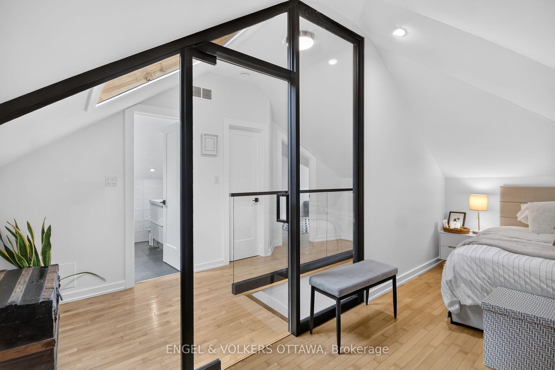 Photo 33 of 390 Princeton Avenue, Ottawa, McKellar/Highland — HOMEH