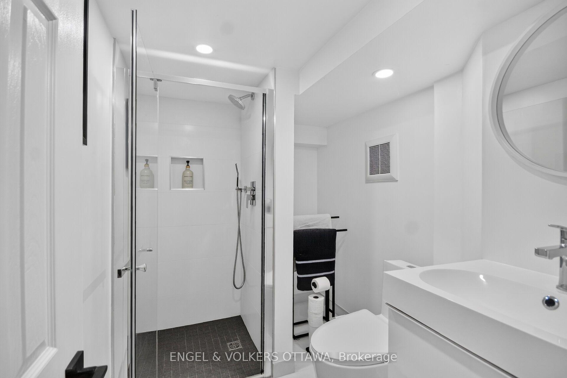 Photo 45 of 390 Princeton Avenue, Ottawa, McKellar/Highland — HOMEH