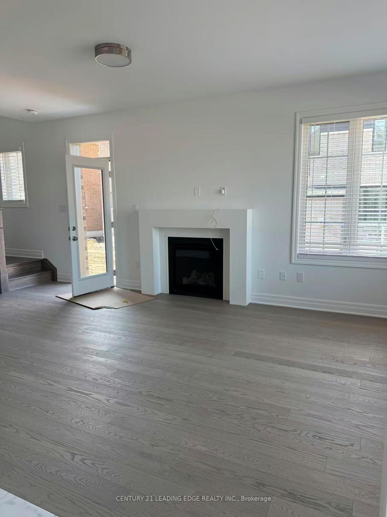 Photo 4 of 508 Berczy Green Drive, Markham, Rural Markham — HOMEH