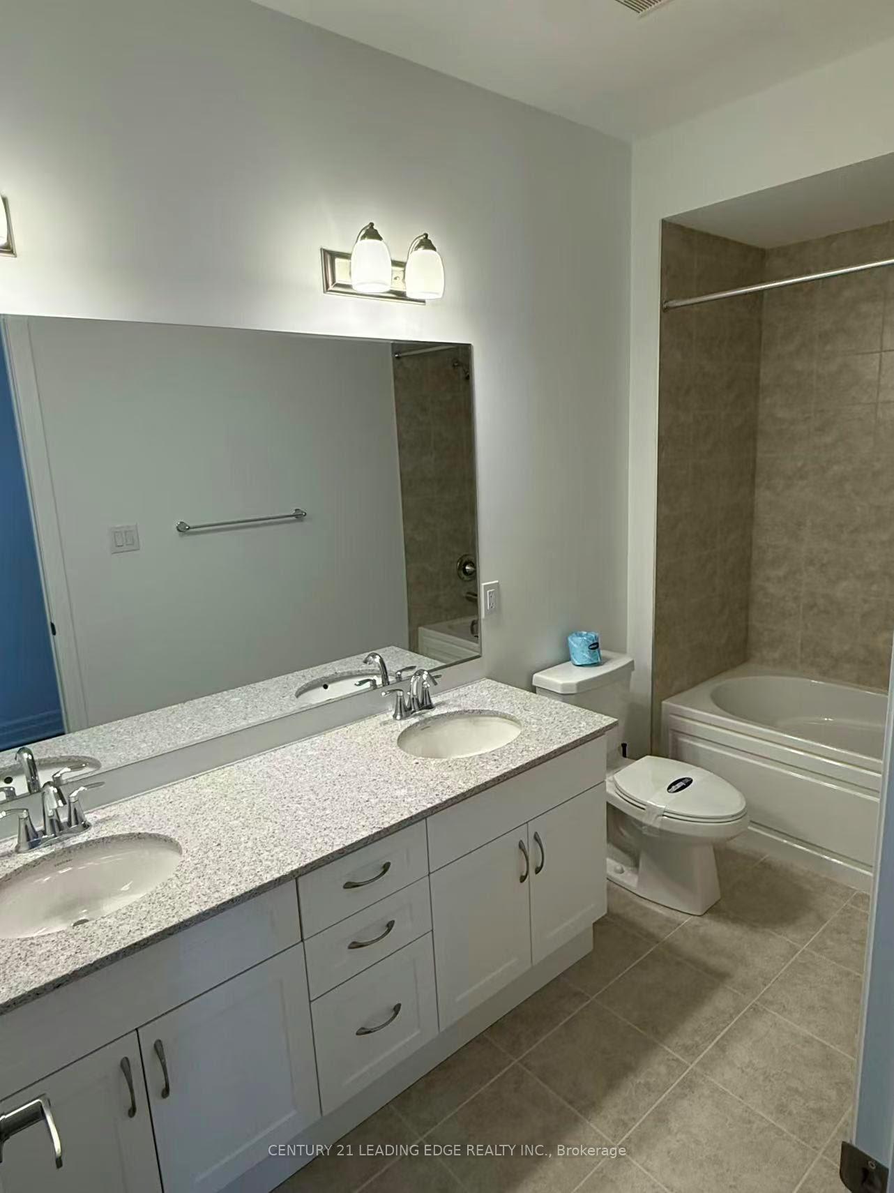 Photo 6 of 508 Berczy Green Drive, Markham, Rural Markham — HOMEH