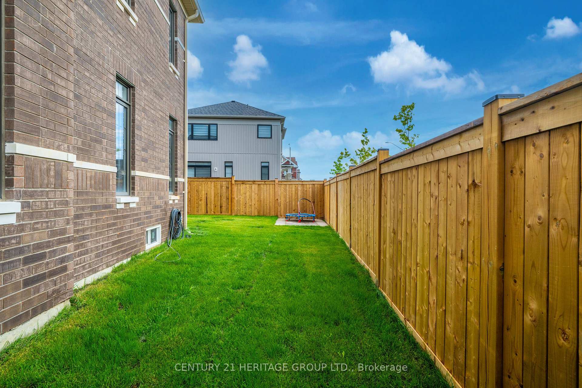 Photo 40 of 102 Nottingham Road, Barrie, Rural Barrie Southeast — HOMEH