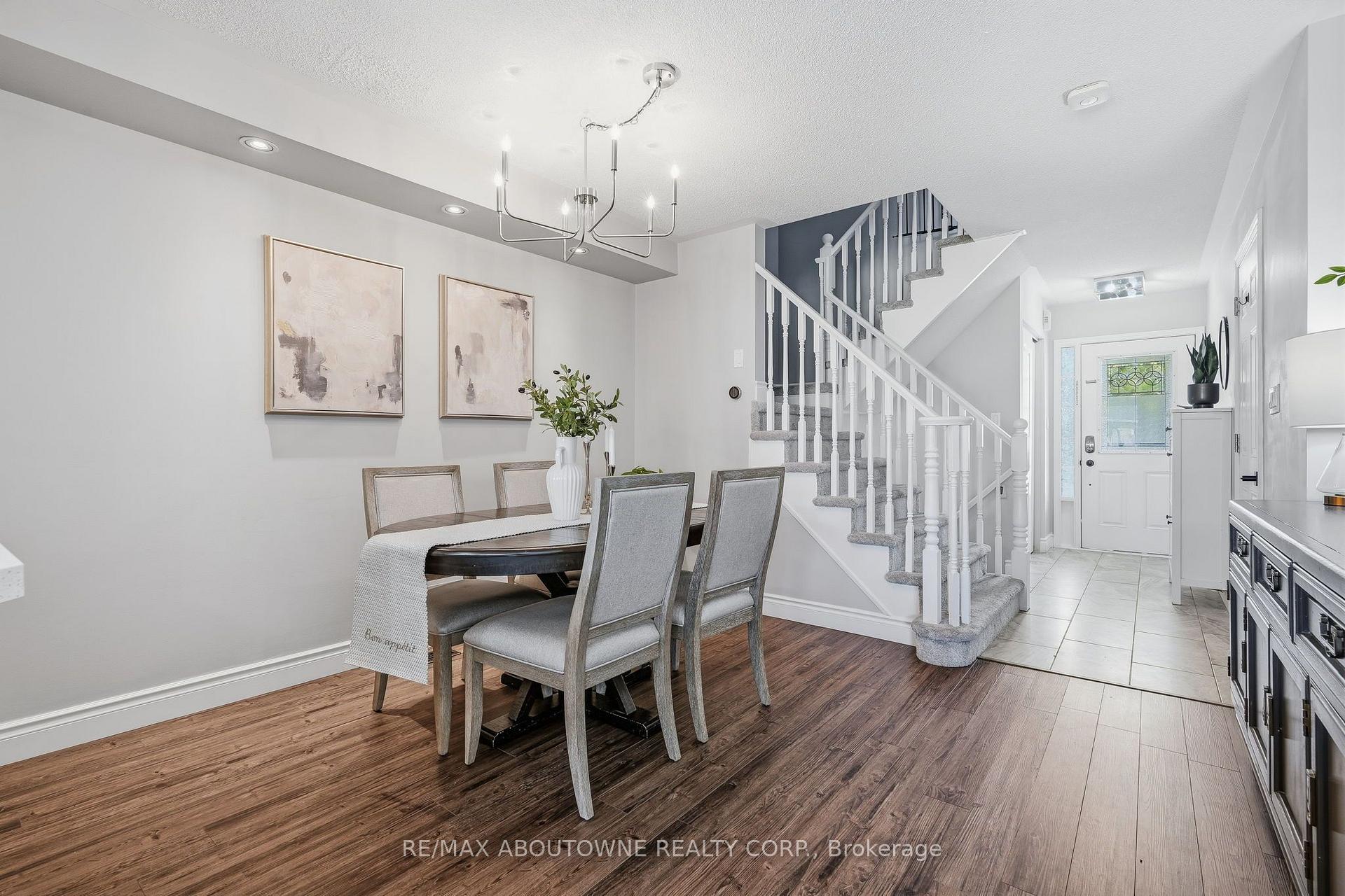 Photo 6 of 2469 Springforest Drive, Oakville, Bronte Creek — HOMEH