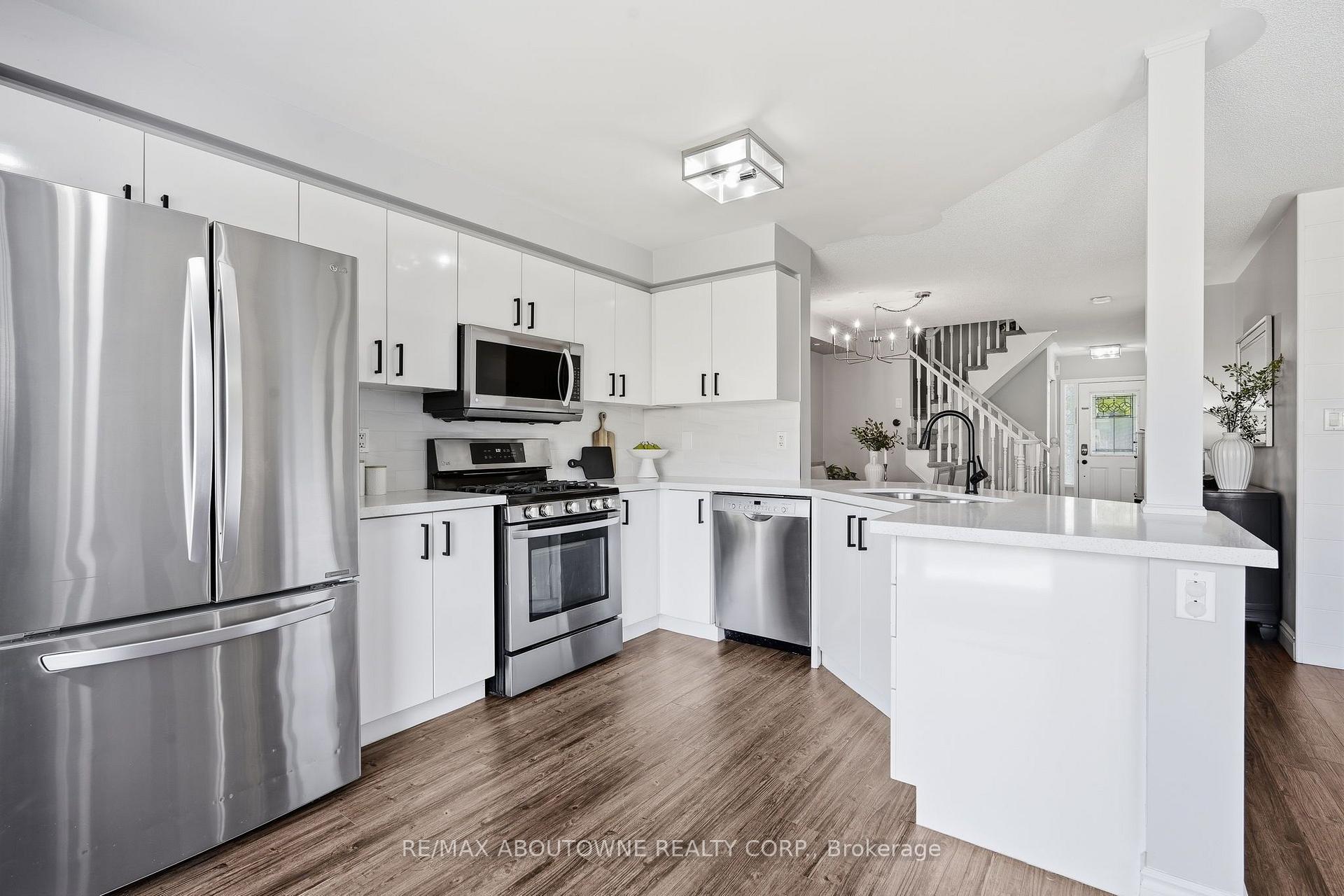 Photo 12 of 2469 Springforest Drive, Oakville, Bronte Creek — HOMEH