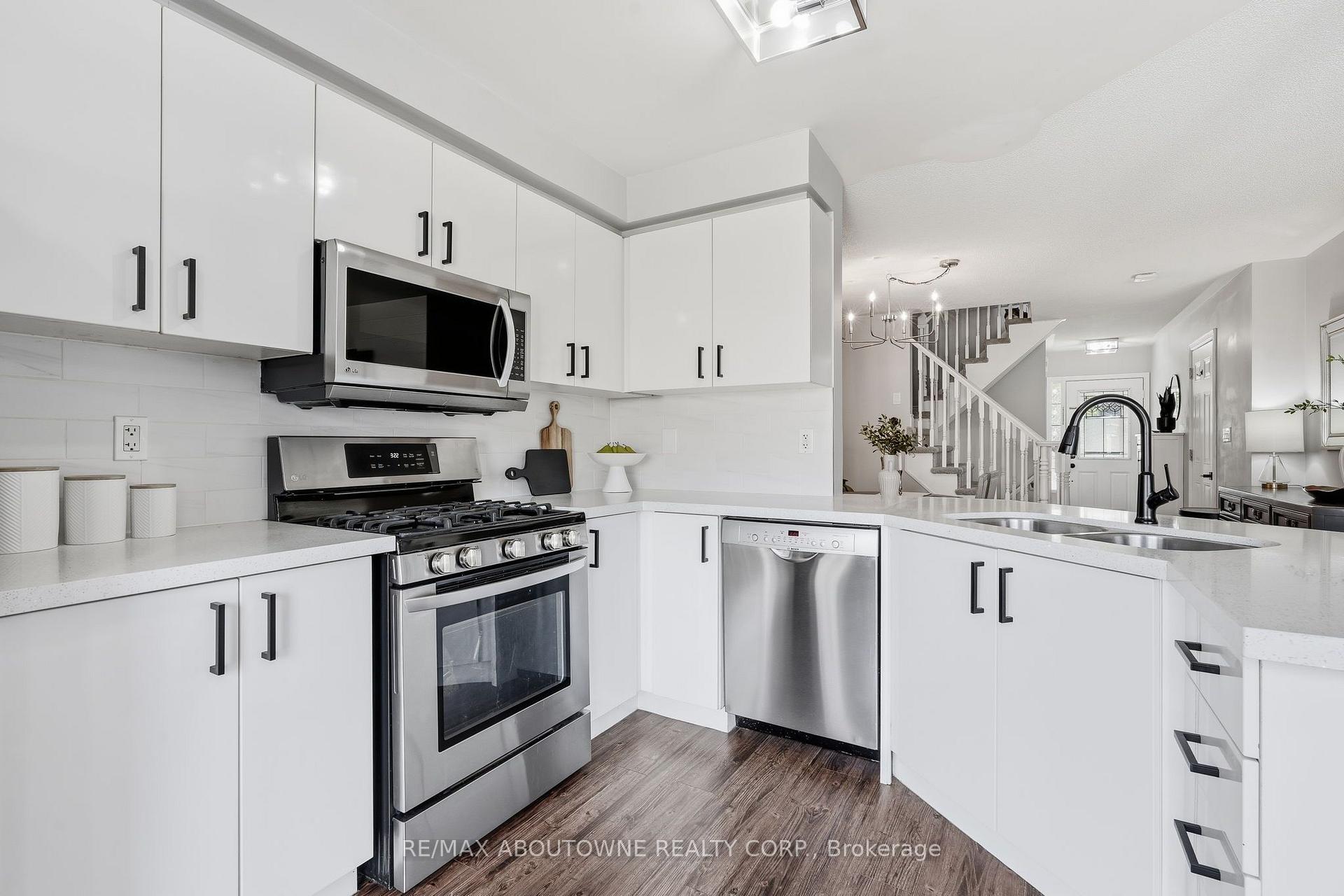 Photo 14 of 2469 Springforest Drive, Oakville, Bronte Creek — HOMEH