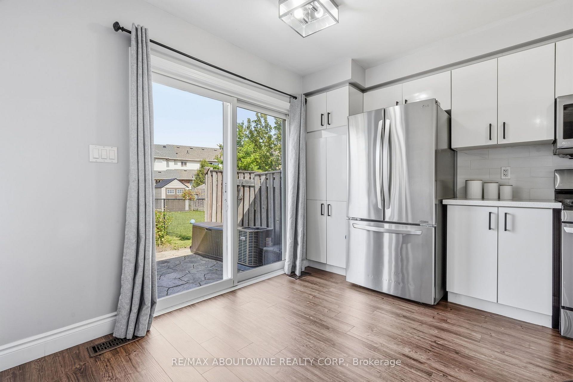 Photo 17 of 2469 Springforest Drive, Oakville, Bronte Creek — HOMEH