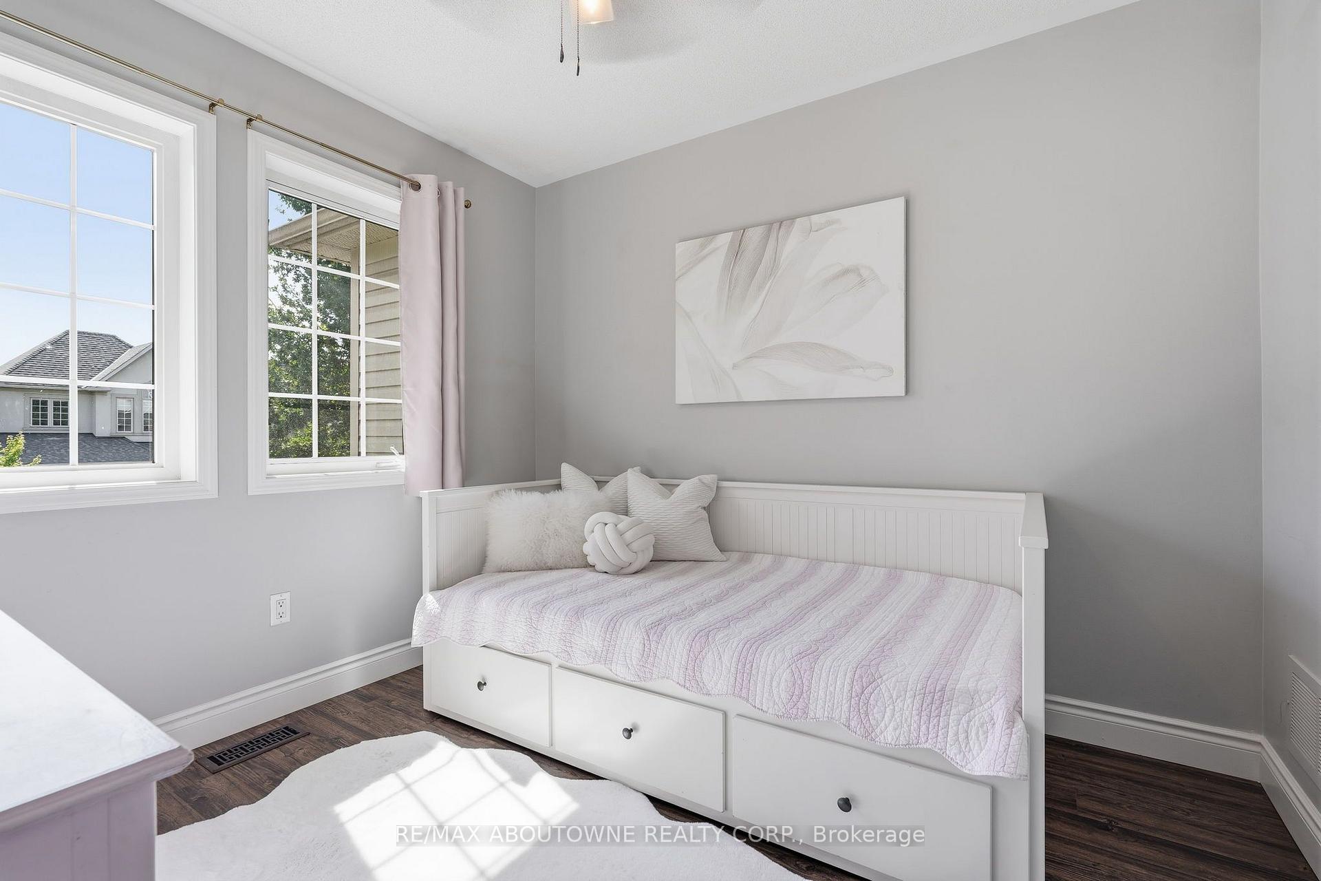 Photo 24 of 2469 Springforest Drive, Oakville, Bronte Creek — HOMEH