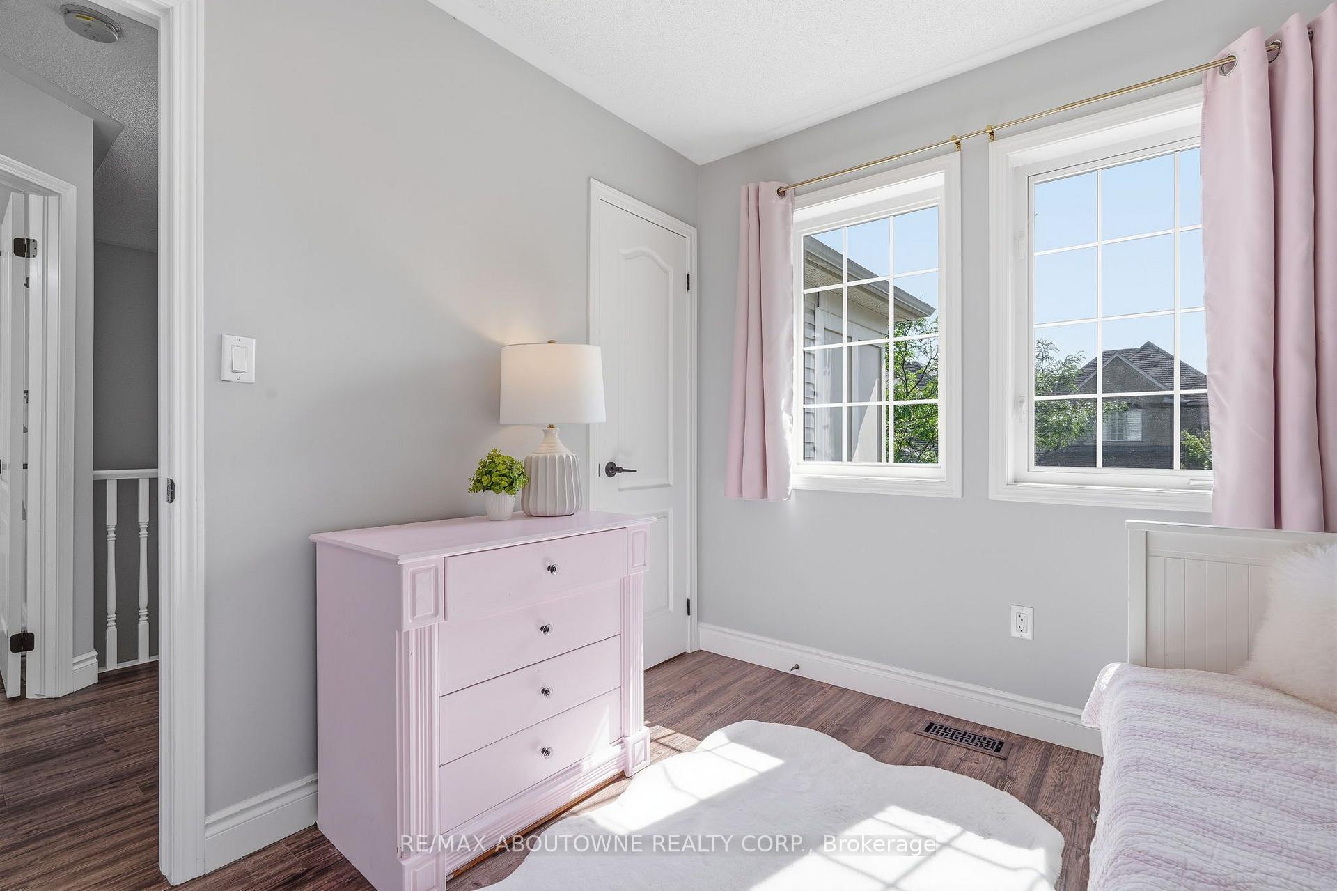 Photo 25 of 2469 Springforest Drive, Oakville, Bronte Creek — HOMEH