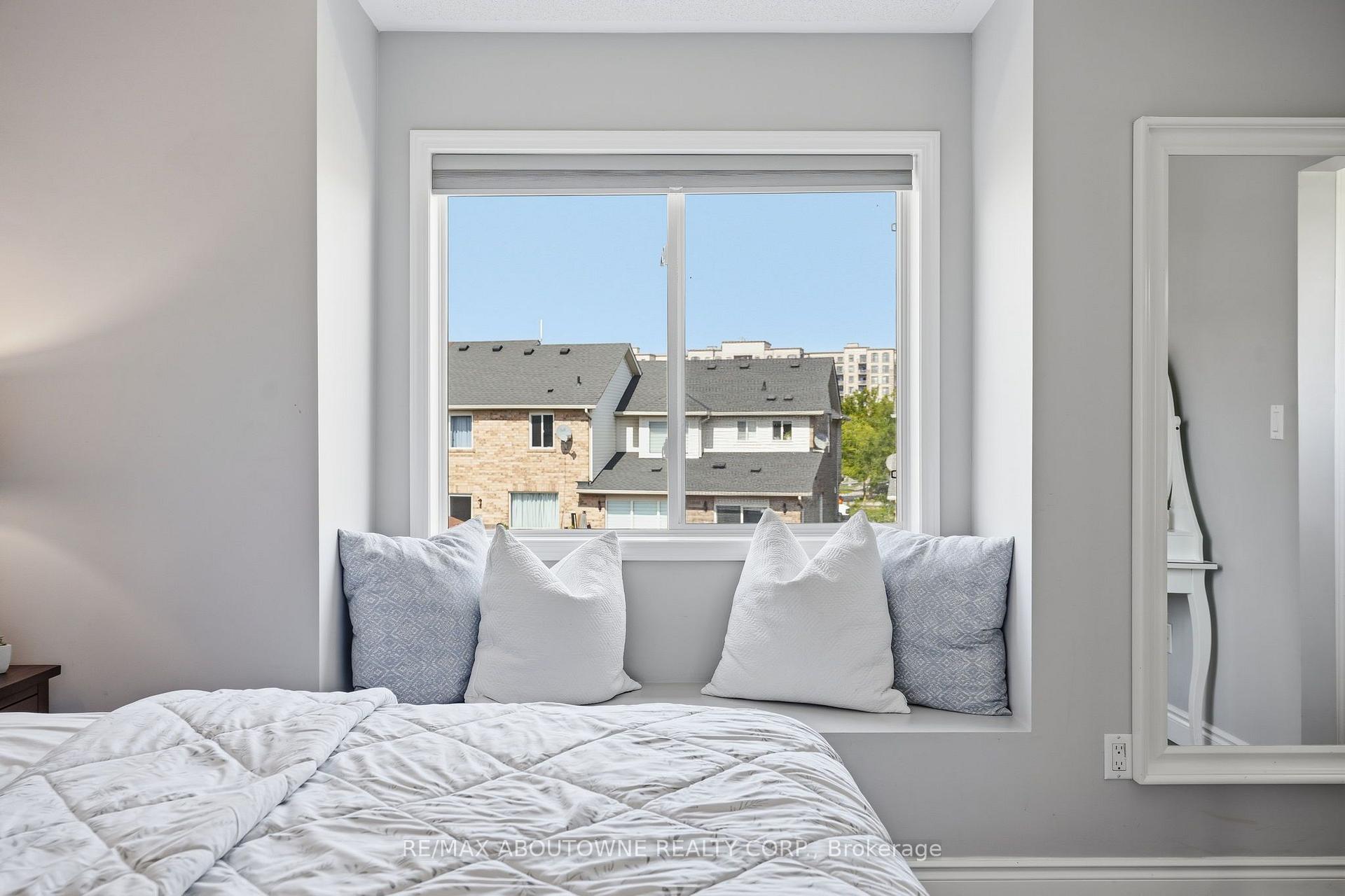 Photo 28 of 2469 Springforest Drive, Oakville, Bronte Creek — HOMEH