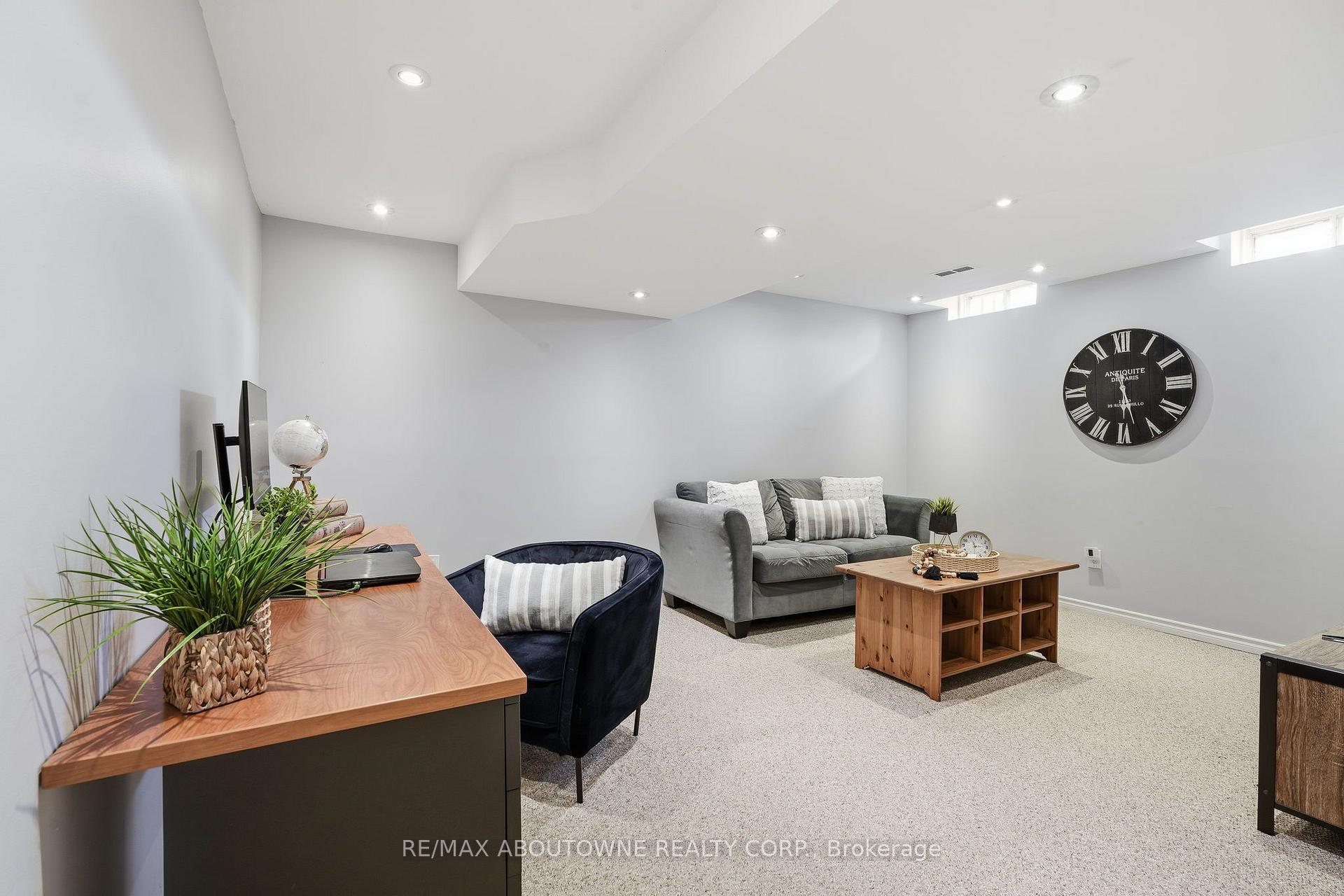 Photo 31 of 2469 Springforest Drive, Oakville, Bronte Creek — HOMEH