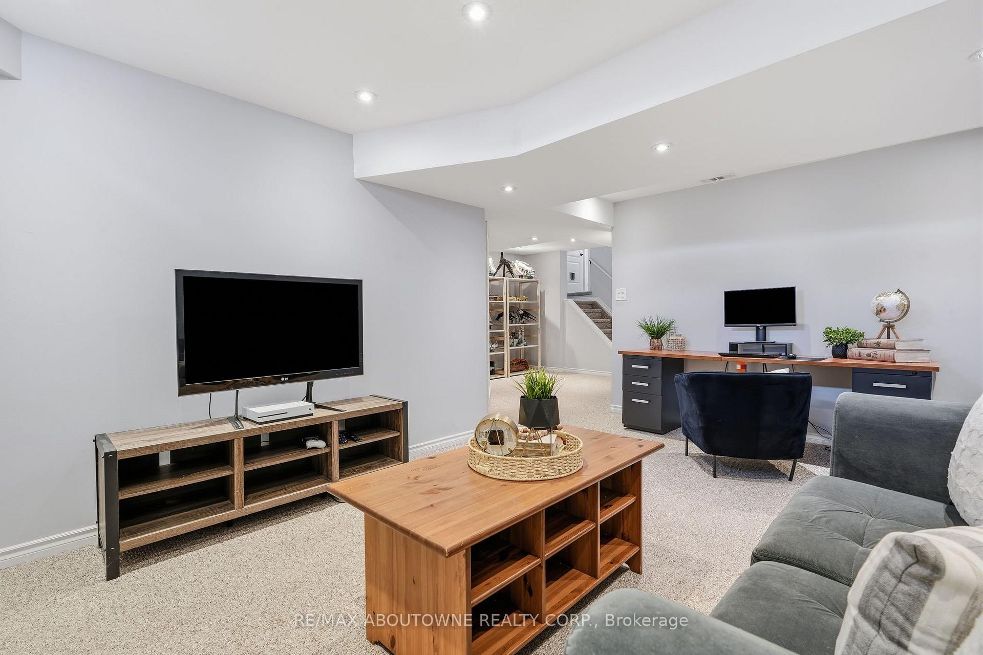 Photo 35 of 2469 Springforest Drive, Oakville, Bronte Creek — HOMEH