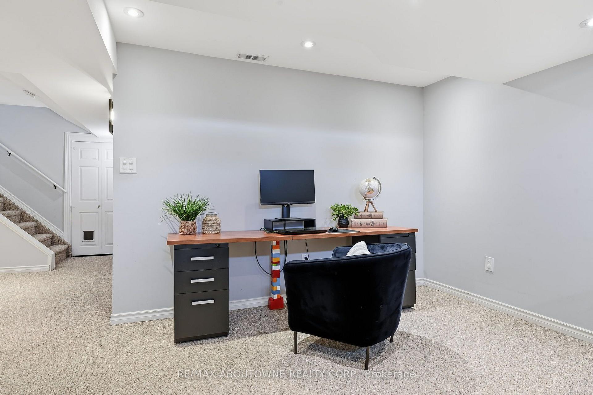 Photo 36 of 2469 Springforest Drive, Oakville, Bronte Creek — HOMEH
