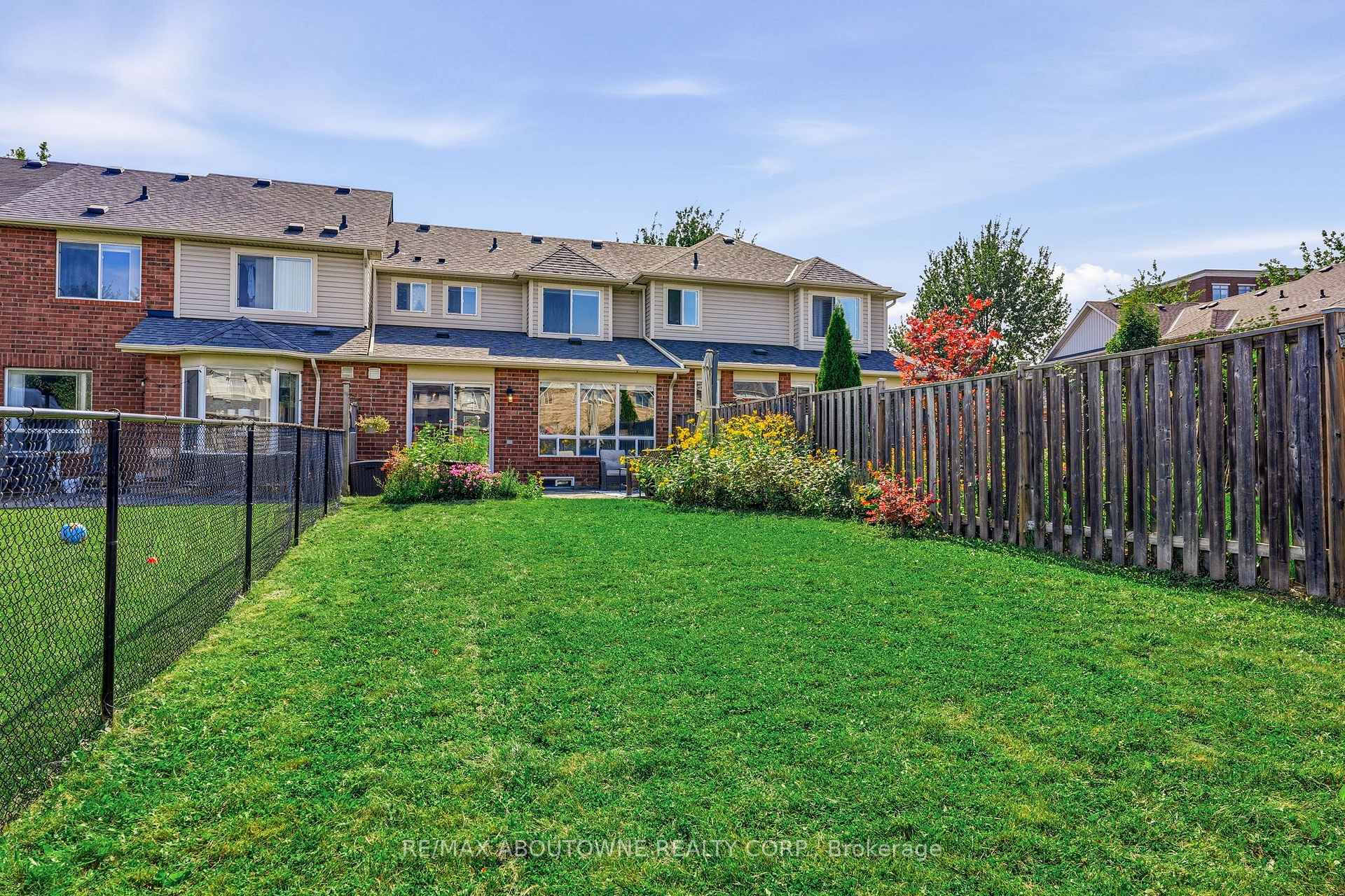 Photo 41 of 2469 Springforest Drive, Oakville, Bronte Creek — HOMEH