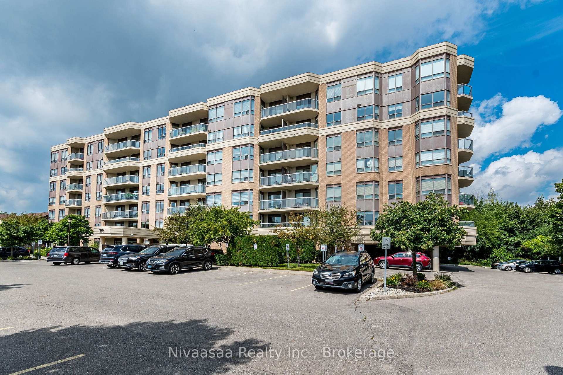 Photo 3 of Unit 514, 300 Ray Lawson Boulevard, Brampton, Fletcher's Creek South — HOMEH