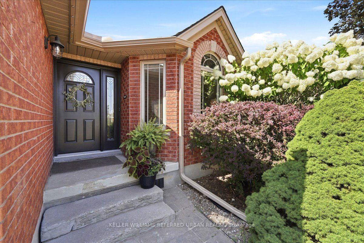 Photo 4 of 900 Keewatin Place, Kitchener, Grand River North — HOMEH
