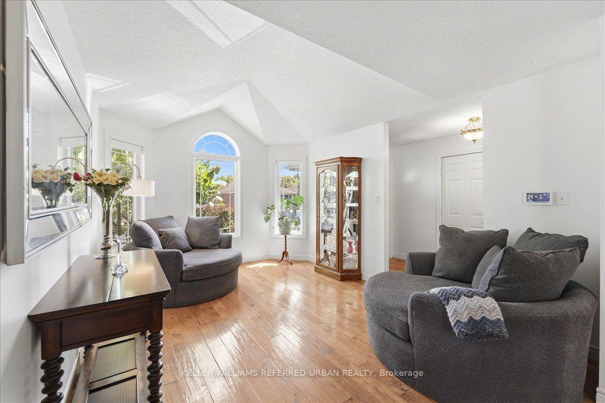 Photo 10 of 900 Keewatin Place, Kitchener, Grand River North — HOMEH