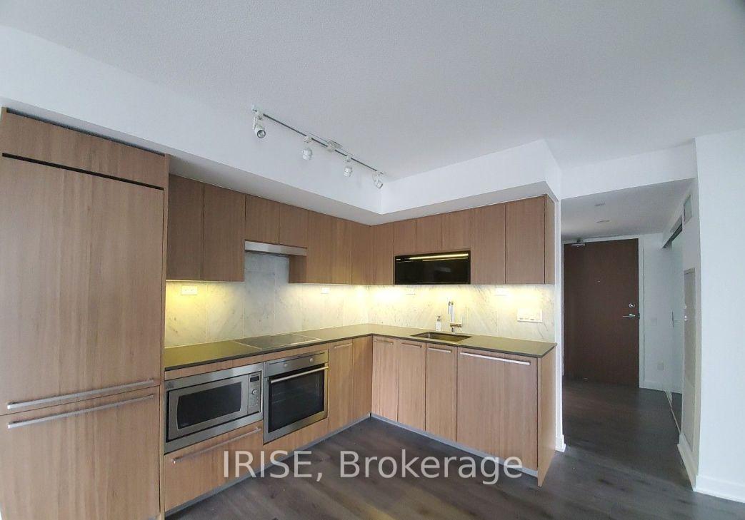 Photo 3 of Unit 911, 80 Queens Wharf Road, Toronto, Waterfront Communities — HOMEH