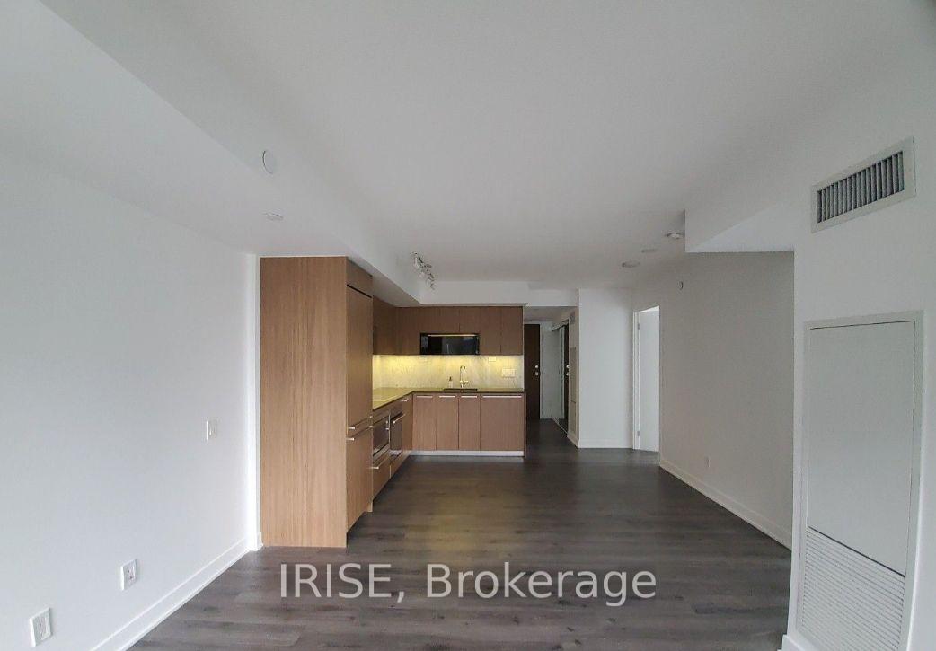 Photo 4 of Unit 911, 80 Queens Wharf Road, Toronto, Waterfront Communities — HOMEH