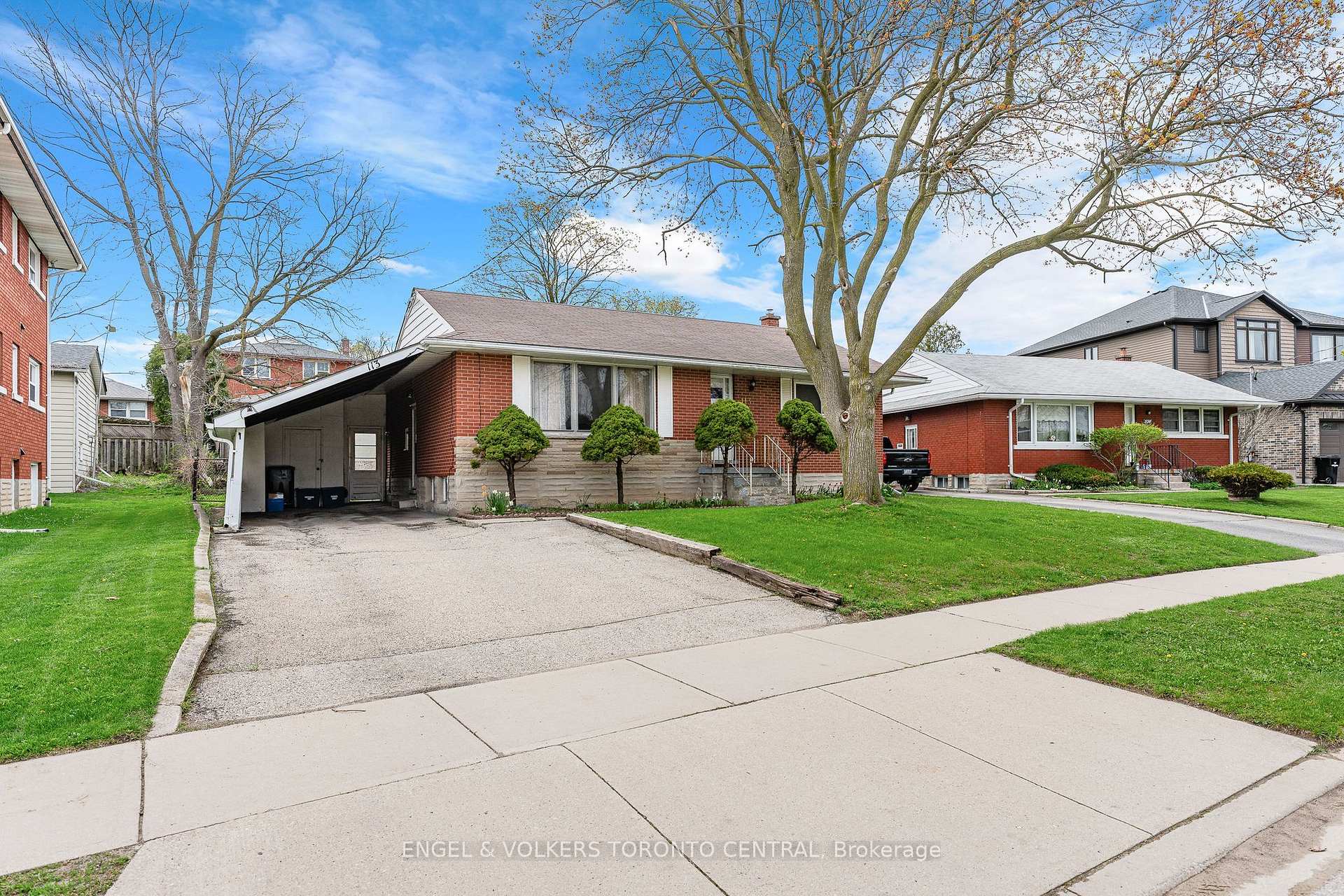 Photo 3 of 113 Plymouth Road, Kitchener, Rockway — HOMEH