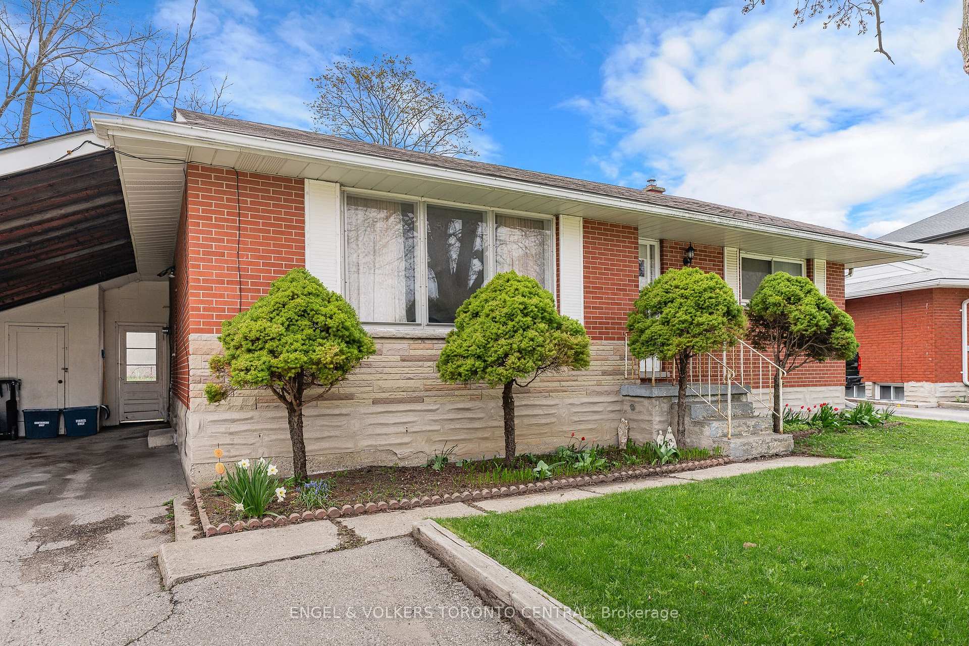 Photo 4 of 113 Plymouth Road, Kitchener, Rockway — HOMEH