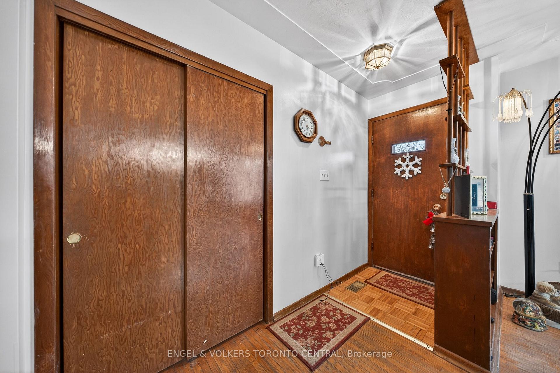 Photo 5 of 113 Plymouth Road, Kitchener, Rockway — HOMEH