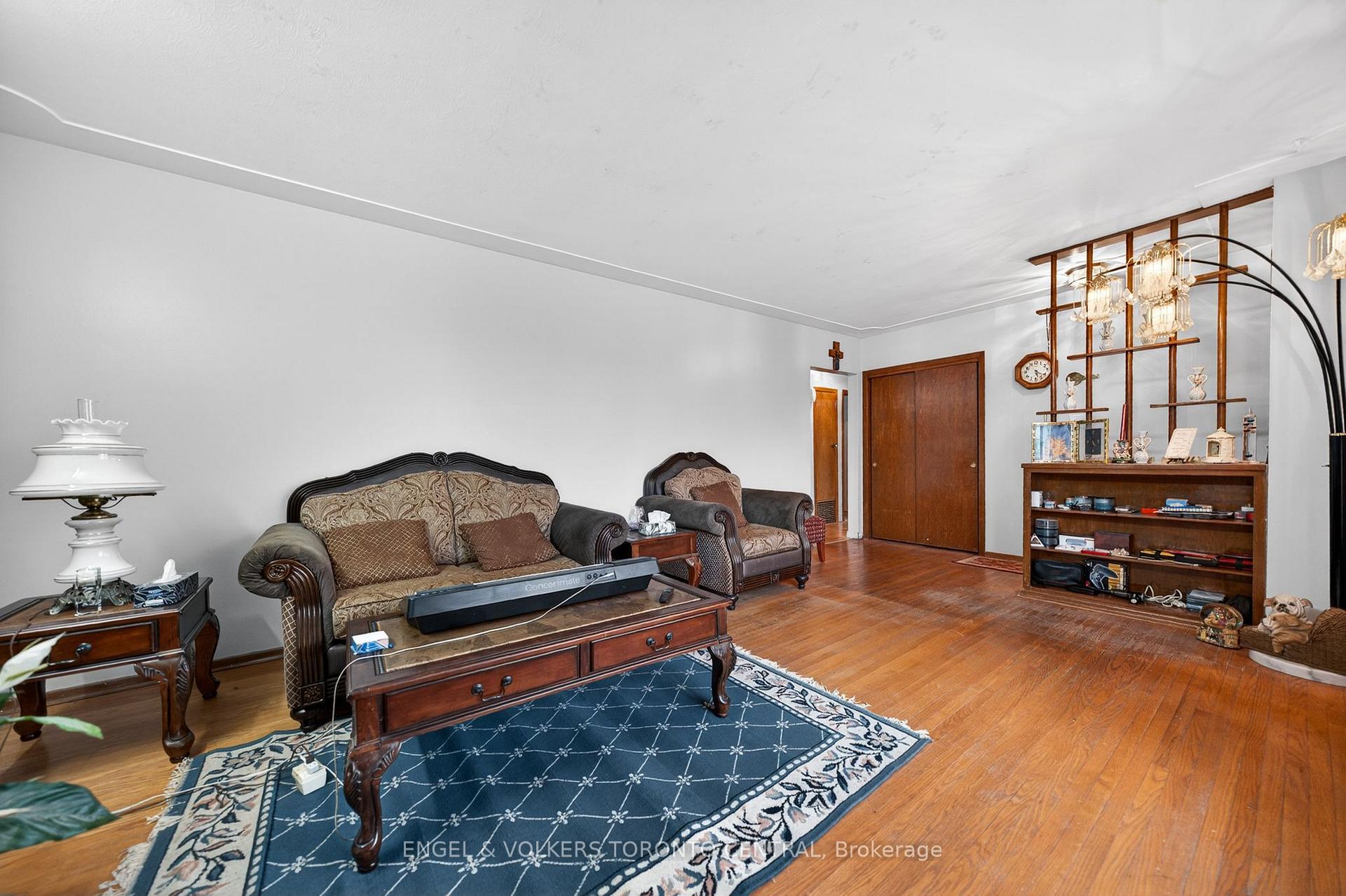 Photo 7 of 113 Plymouth Road, Kitchener, Rockway — HOMEH