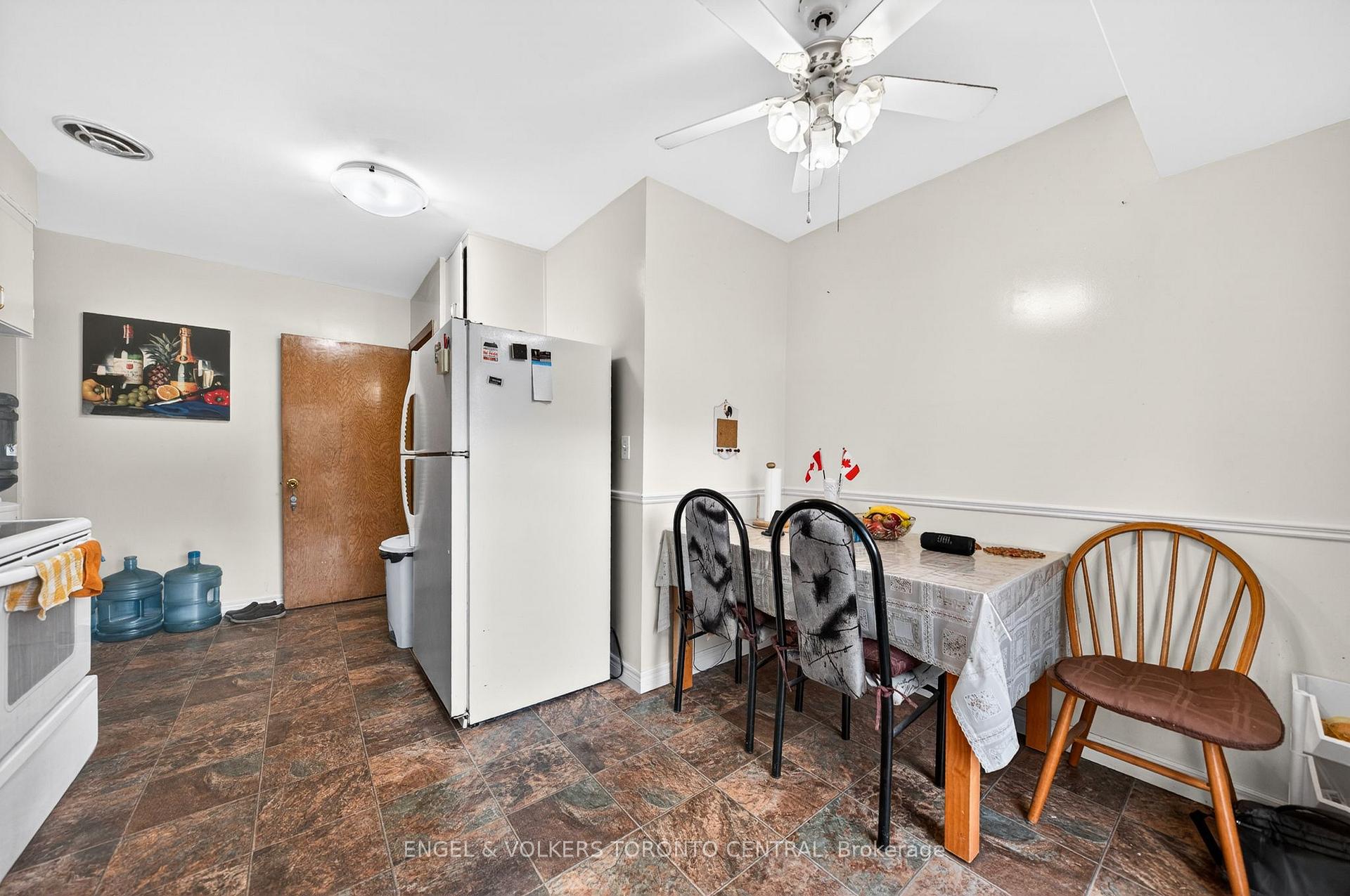 Photo 15 of 113 Plymouth Road, Kitchener, Rockway — HOMEH