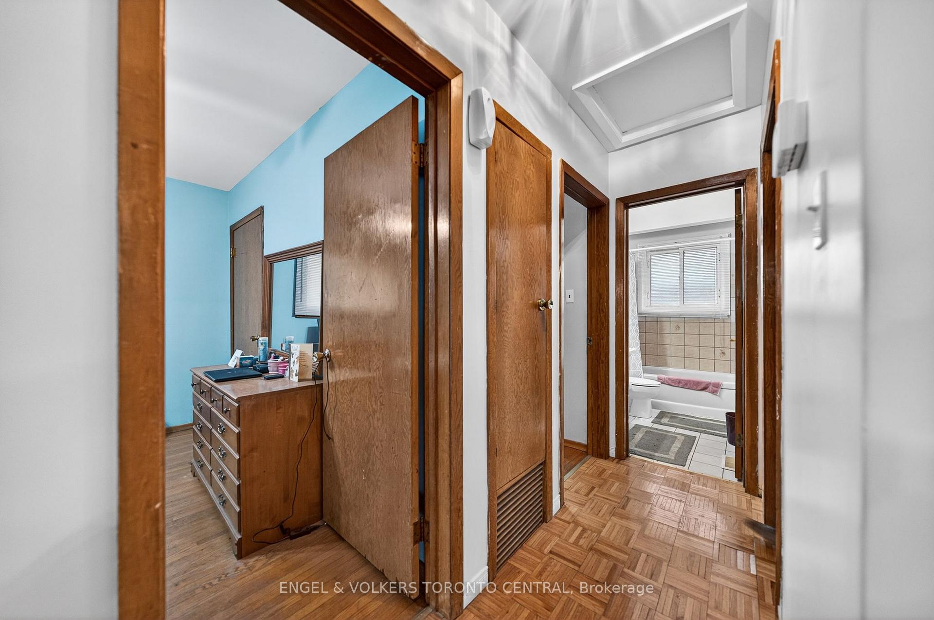 Photo 22 of 113 Plymouth Road, Kitchener, Rockway — HOMEH