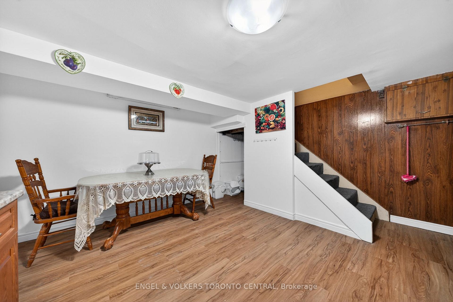 Photo 29 of 113 Plymouth Road, Kitchener, Rockway — HOMEH