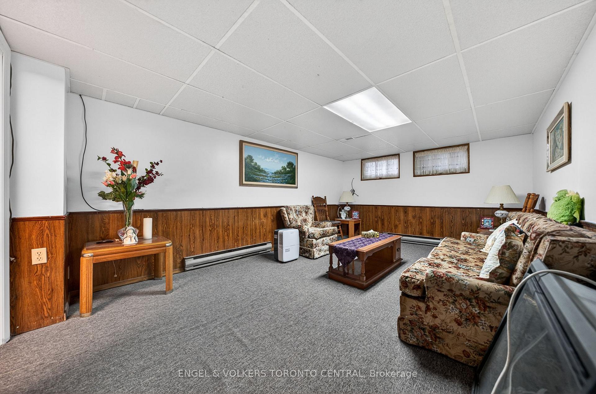 Photo 30 of 113 Plymouth Road, Kitchener, Rockway — HOMEH