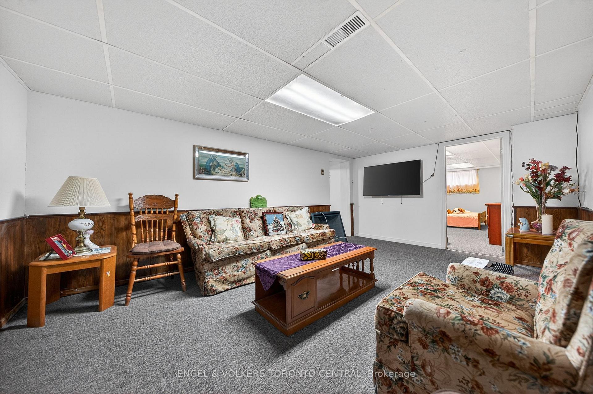 Photo 31 of 113 Plymouth Road, Kitchener, Rockway — HOMEH
