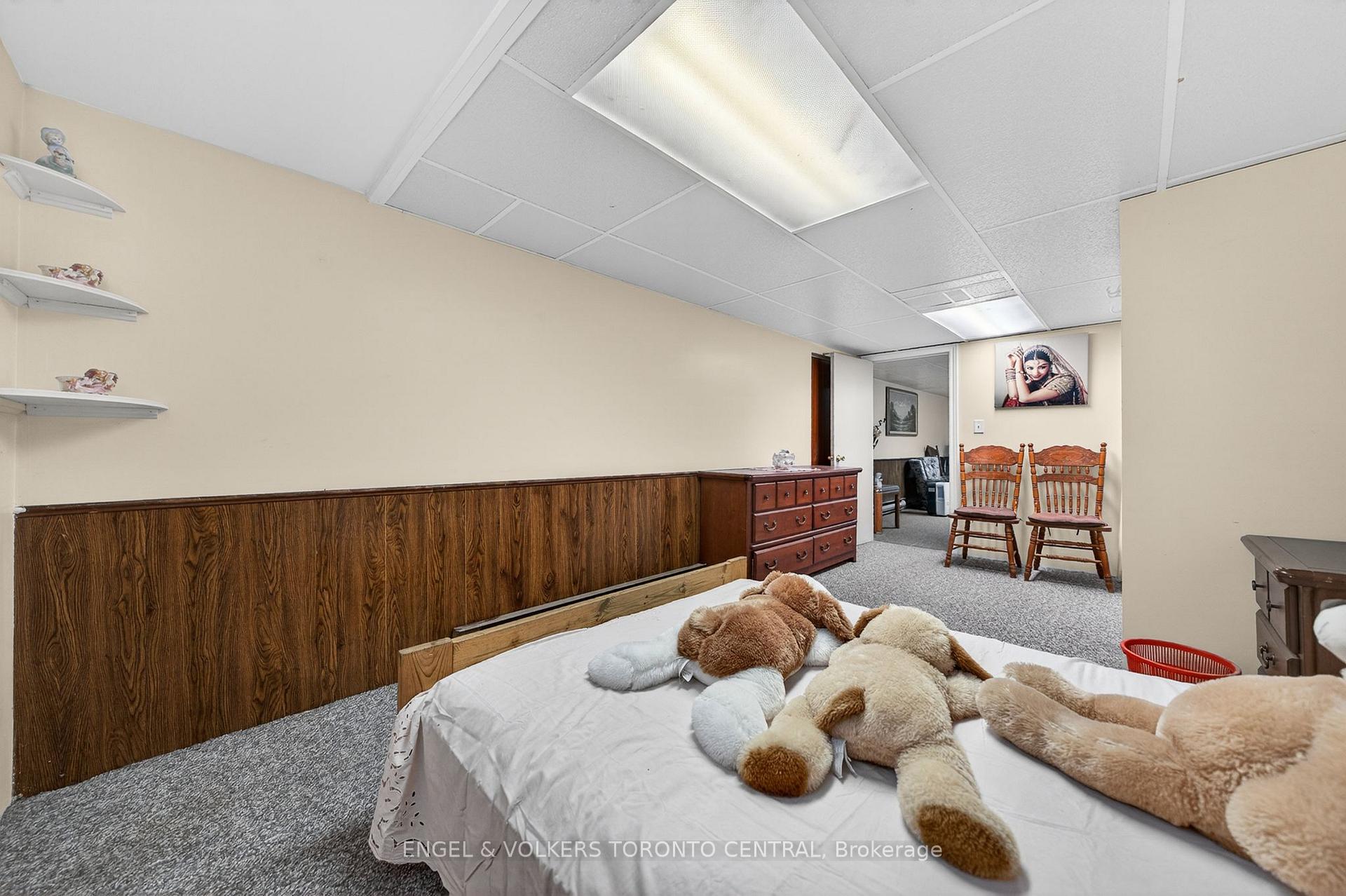 Photo 33 of 113 Plymouth Road, Kitchener, Rockway — HOMEH