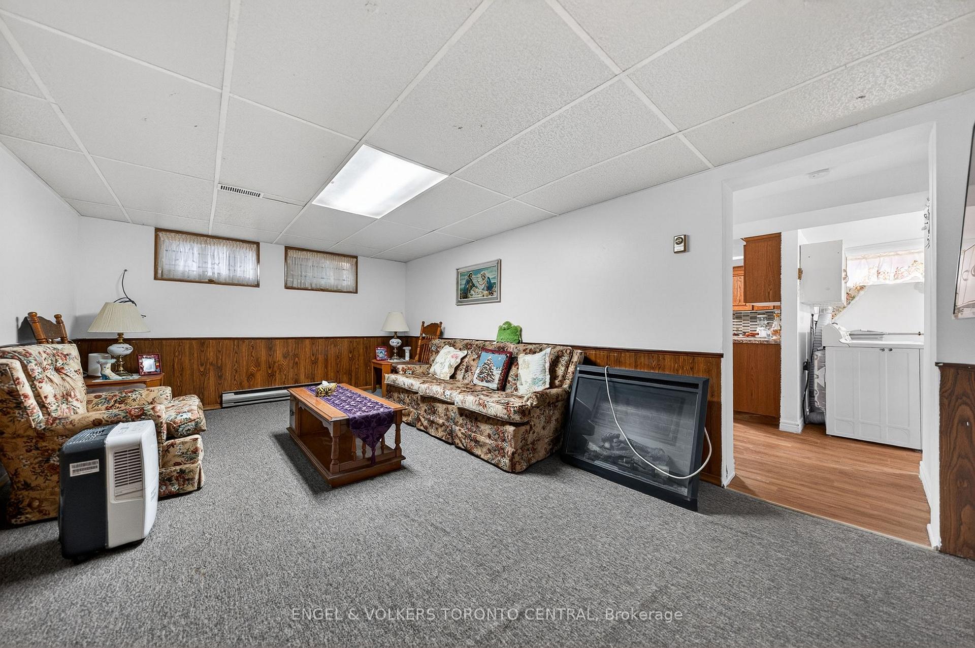 Photo 34 of 113 Plymouth Road, Kitchener, Rockway — HOMEH