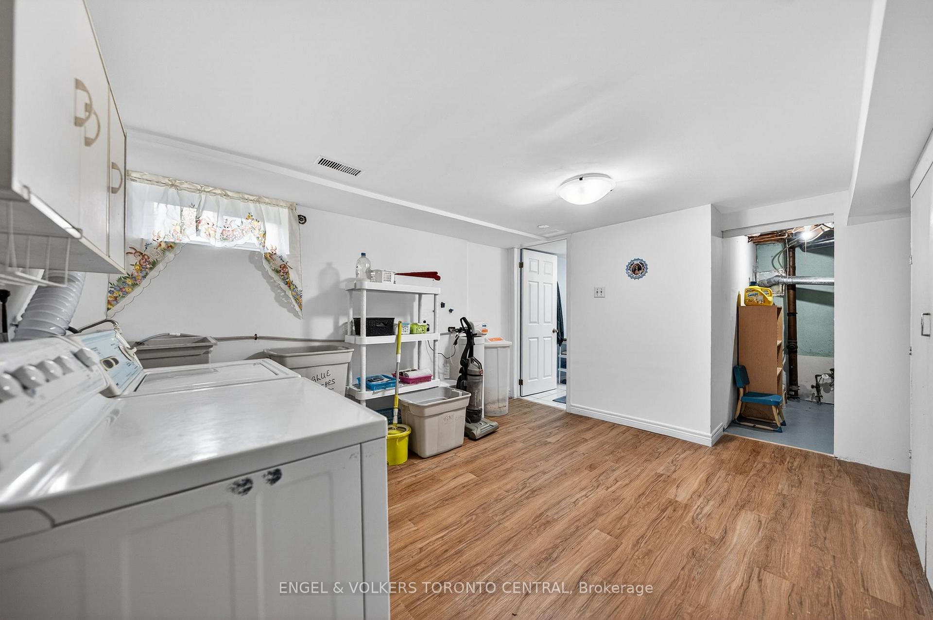 Photo 35 of 113 Plymouth Road, Kitchener, Rockway — HOMEH