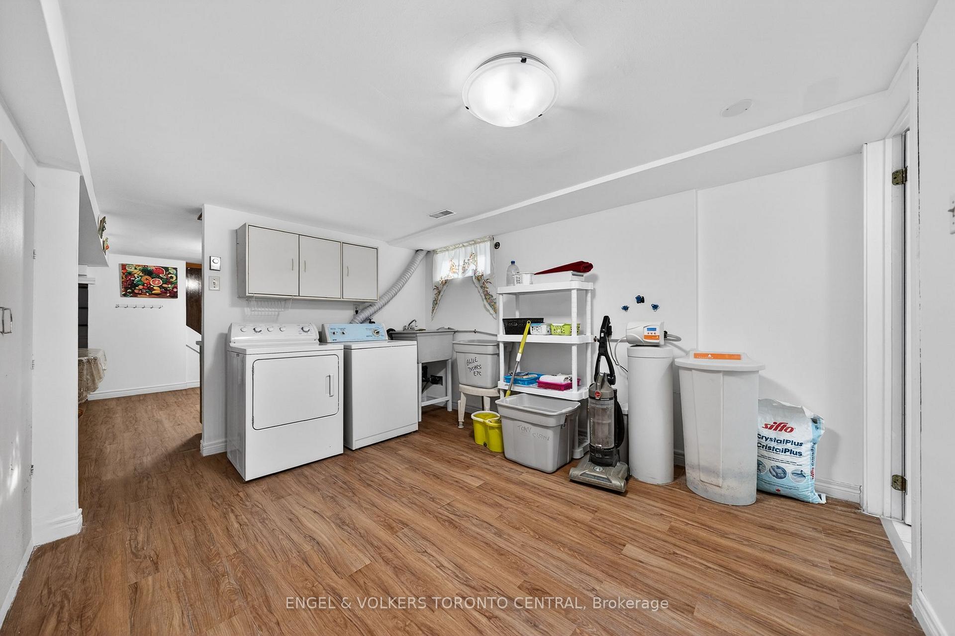 Photo 36 of 113 Plymouth Road, Kitchener, Rockway — HOMEH