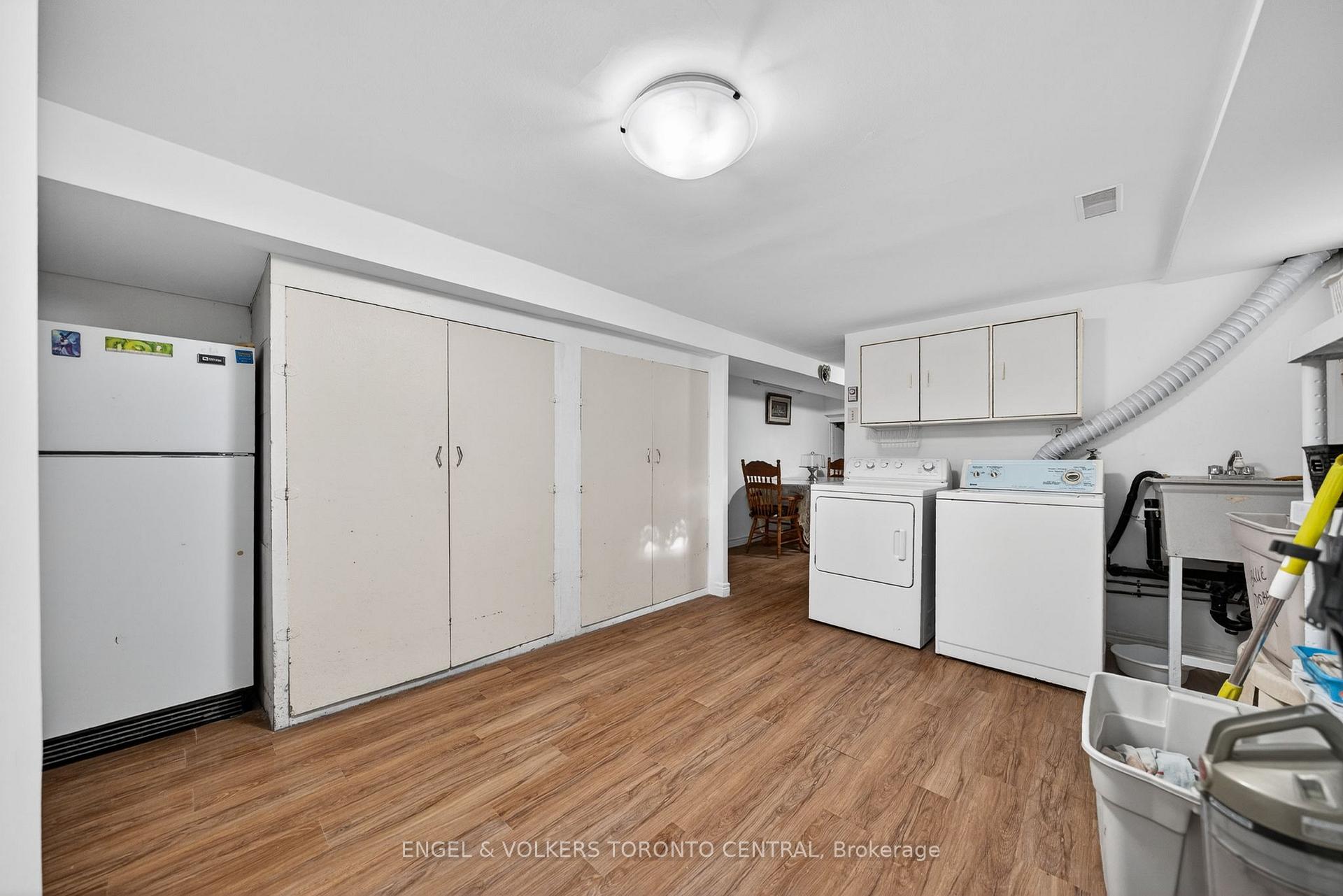 Photo 37 of 113 Plymouth Road, Kitchener, Rockway — HOMEH