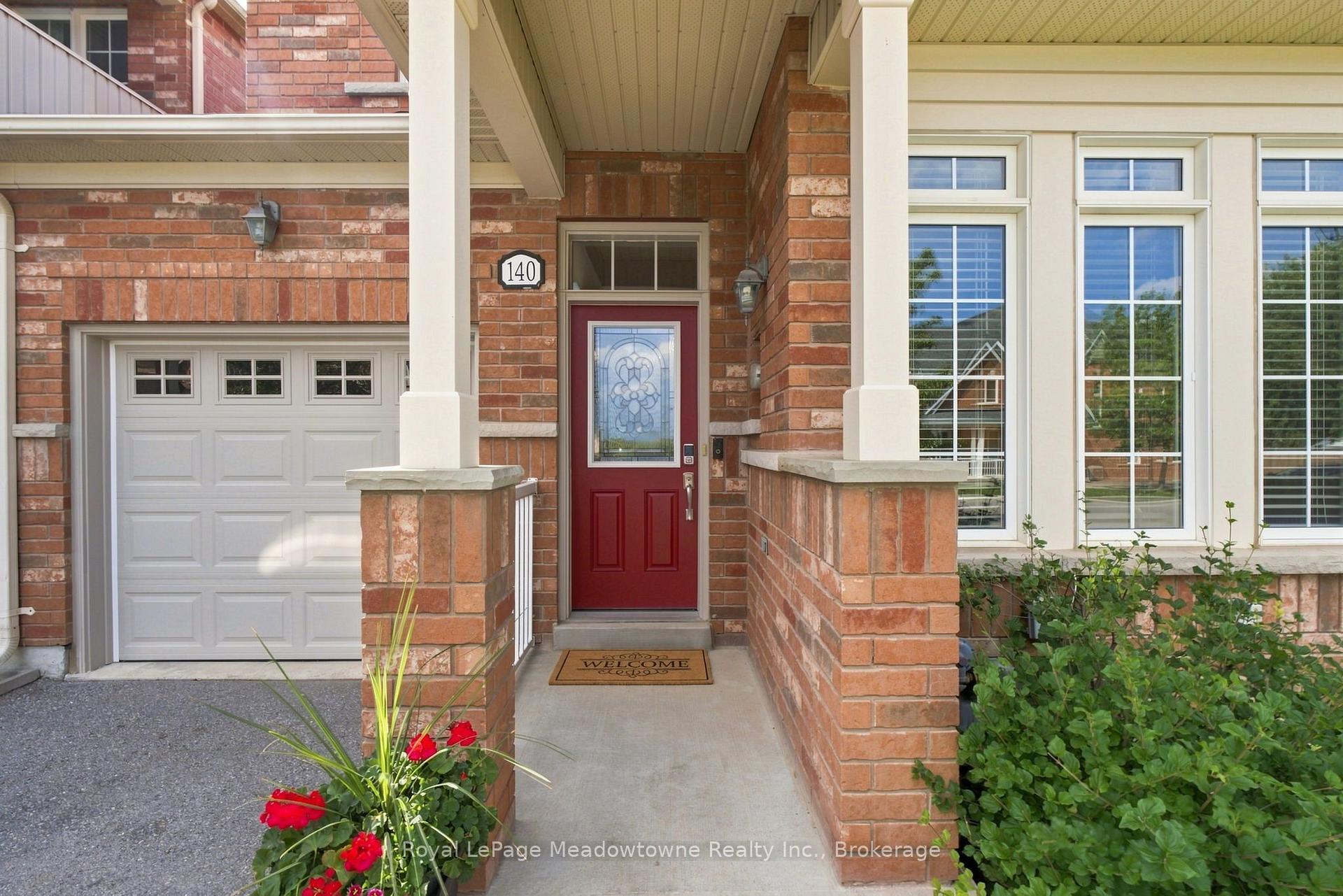 Photo 3 of 140 Laurendale Avenue, Georgina, Keswick South — HOMEH