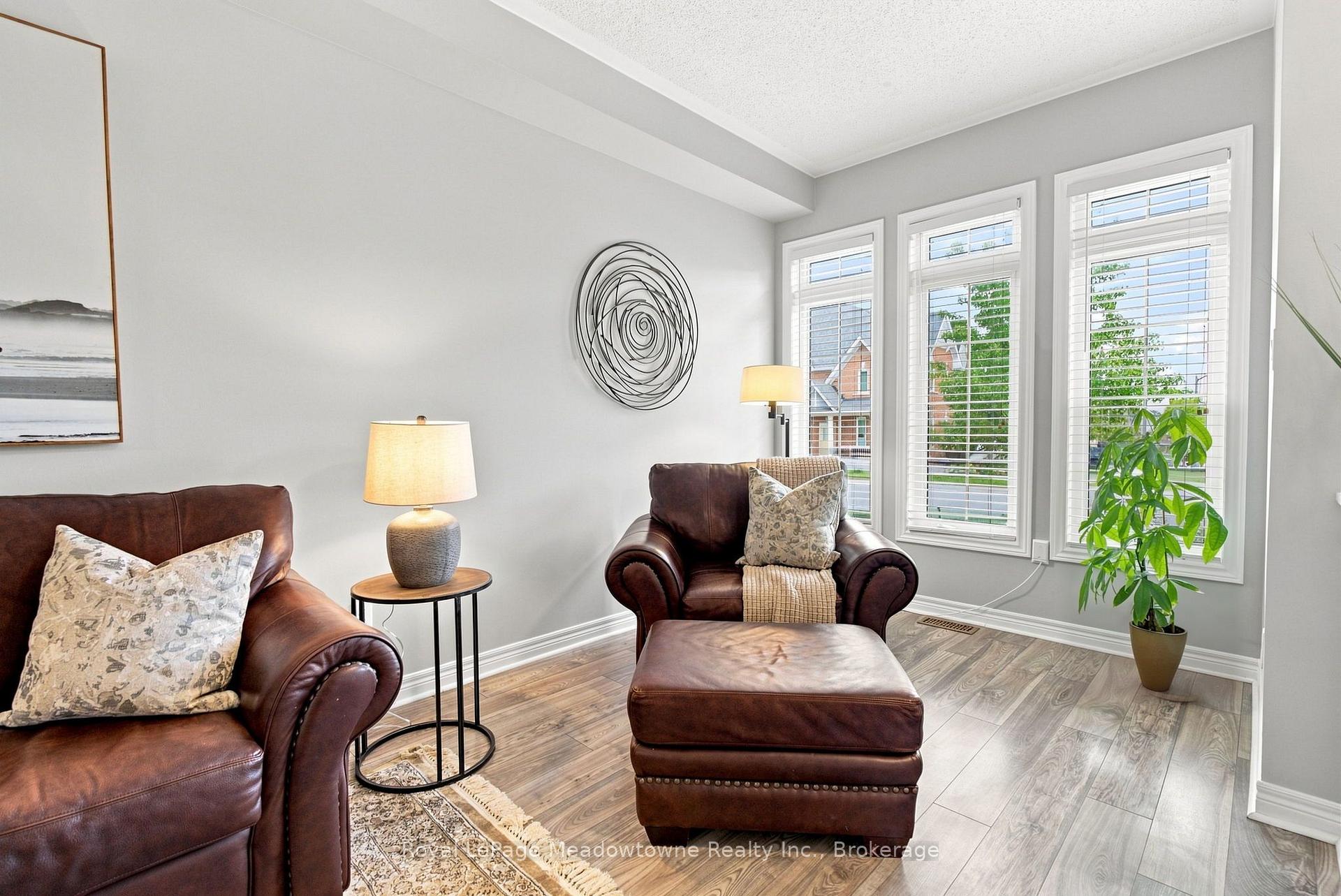 Photo 7 of 140 Laurendale Avenue, Georgina, Keswick South — HOMEH